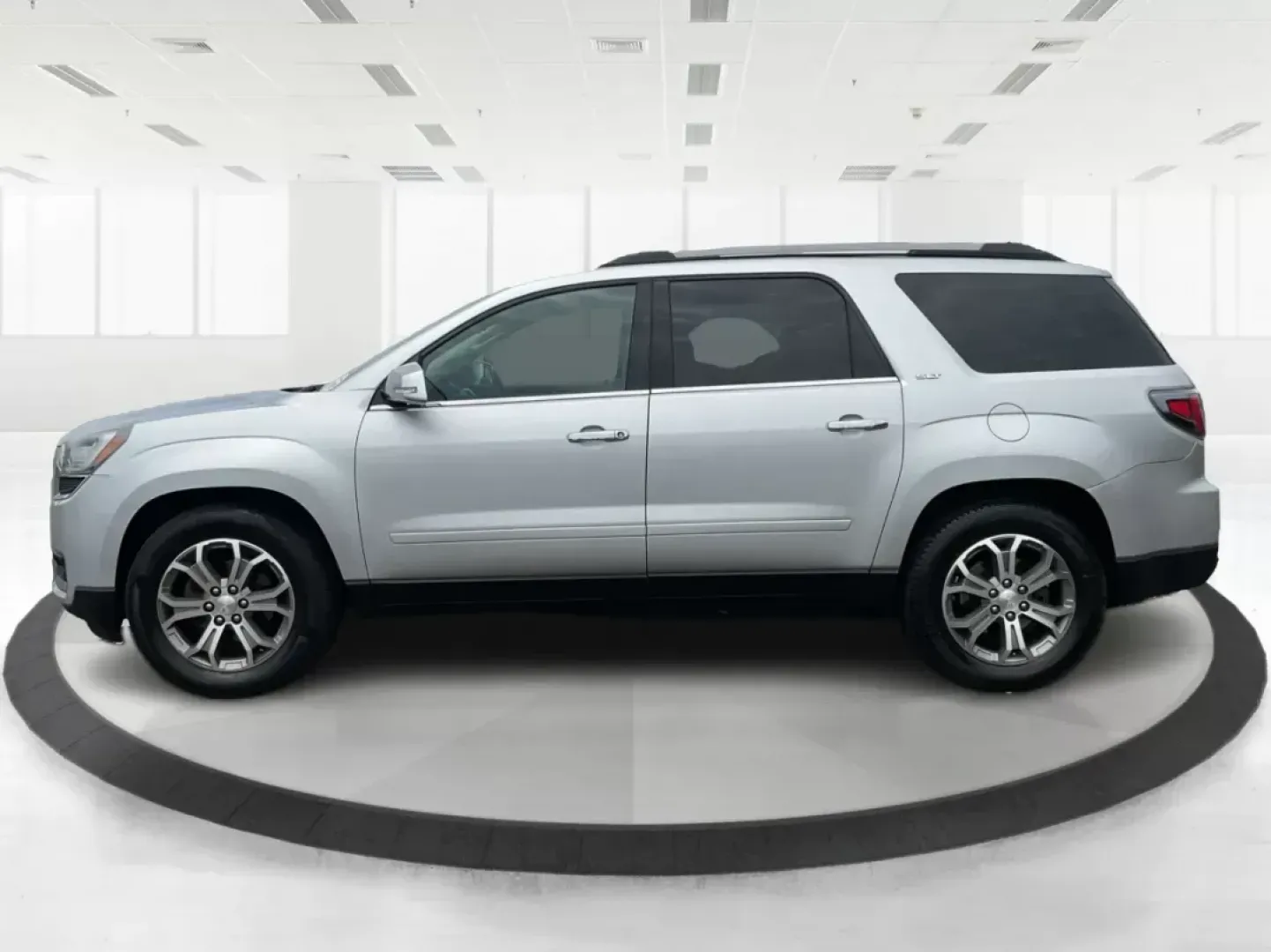 2016 GMC Acadia SLT-1 (1GKKVRKD0GJ) with an 3.6L V-6 gasoline direct injection engine, located at 880 E. National Road, Vandalia, OH, 45377, (937) 908-9800, 39.891918, -84.183594 - **Discover Your Next Adventure in This 2016 GMC Acadia SLT-1!**<br /> <br /> Are you ready to elevate your family road trips or weekend getaways? This impressive 2016 GMC Acadia SLT-1, available at Advantage Car and Credit in Fairborn, OH, is the perfect SUV for those who cherish both comfort and ve - Photo#5