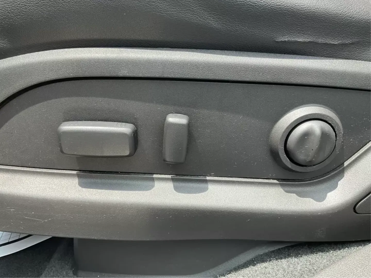 2016 GMC Acadia SLT-1 (1GKKVRKD0GJ) with an 3.6L V-6 gasoline direct injection engine, located at 880 E. National Road, Vandalia, OH, 45377, (937) 908-9800, 39.891918, -84.183594 - **Discover Your Next Adventure in This 2016 GMC Acadia SLT-1!**<br /> <br /> Are you ready to elevate your family road trips or weekend getaways? This impressive 2016 GMC Acadia SLT-1, available at Advantage Car and Credit in Fairborn, OH, is the perfect SUV for those who cherish both comfort and ve - Photo#17