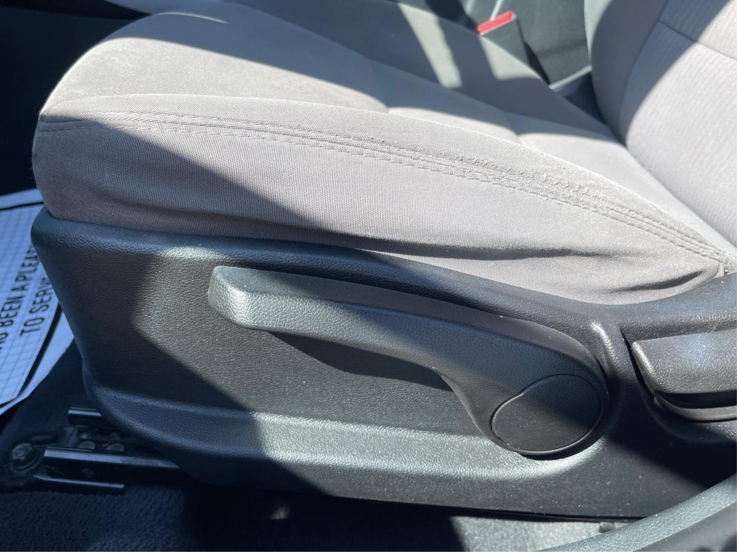 2016 Hyundai Elantra SE (5NPDH4AE7GH) with an Other engine, located at 8750 N County Rd 25A, Piqua, OH, 45356, (937) 908-9800, 40.164391, -84.232513 - 2016 Hyundai Elantra SE - Photo#16