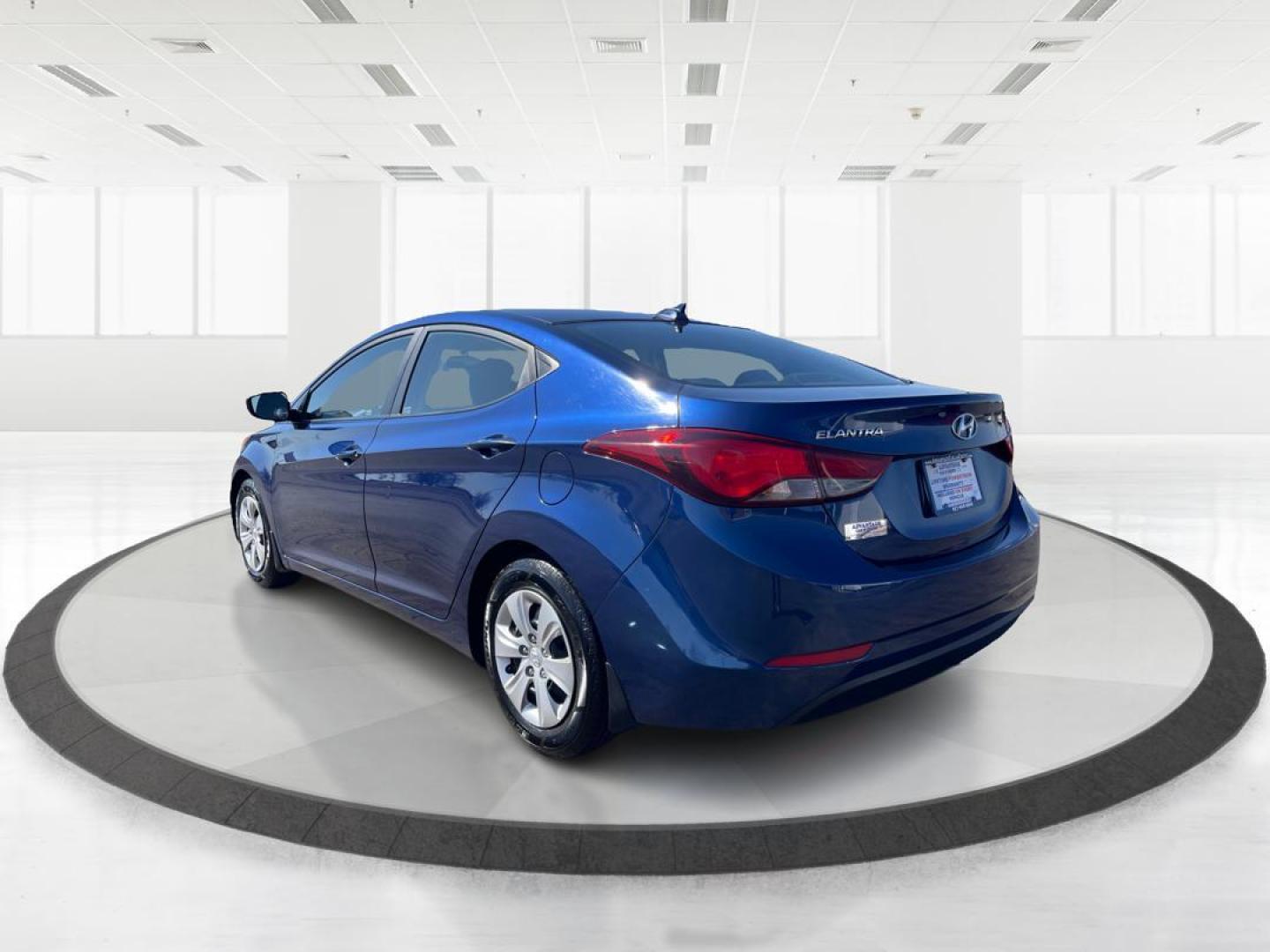 2016 Hyundai Elantra SE (5NPDH4AE7GH) with an Other engine, located at 8750 N County Rd 25A, Piqua, OH, 45356, (937) 908-9800, 40.164391, -84.232513 - 2016 Hyundai Elantra SE - Photo#4