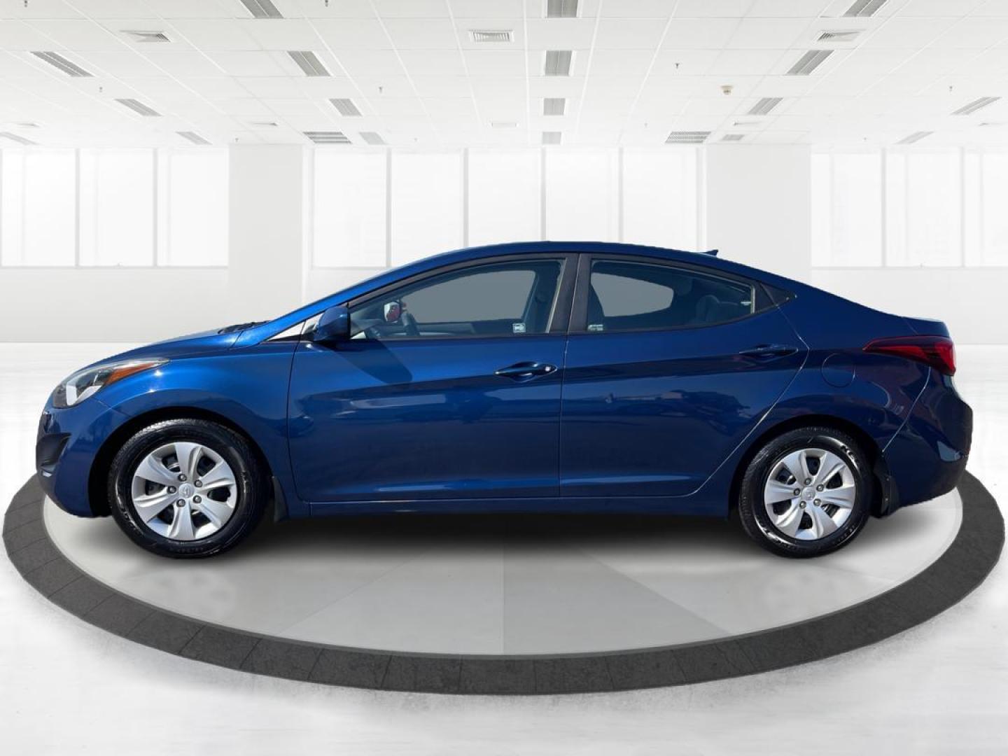 2016 Hyundai Elantra SE (5NPDH4AE7GH) with an Other engine, located at 8750 N County Rd 25A, Piqua, OH, 45356, (937) 908-9800, 40.164391, -84.232513 - 2016 Hyundai Elantra SE - Photo#5