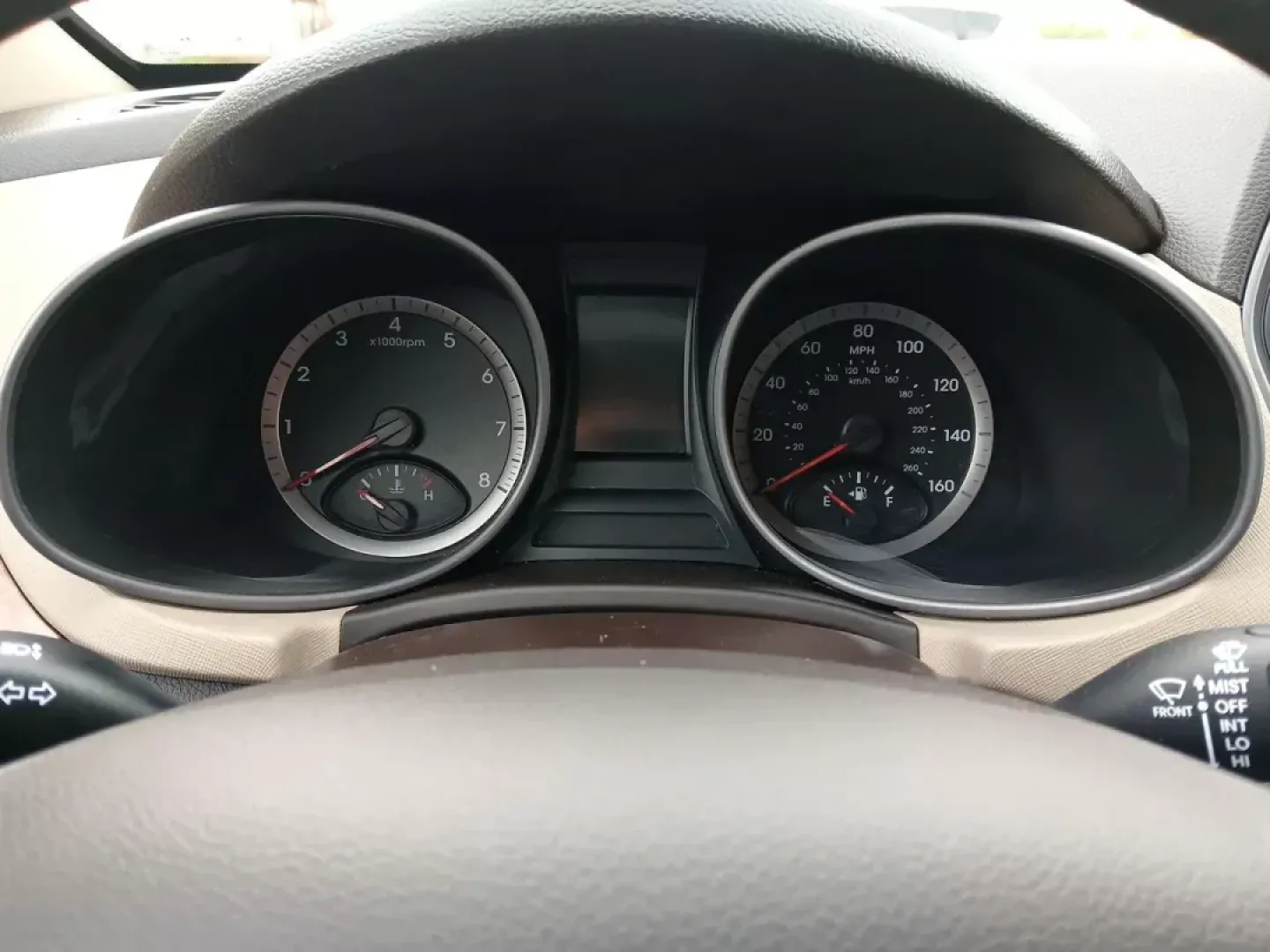 2016 Hyundai Santa Fe Sport 2.4 FWD (5XYZU3LB8GG) with an 2.4L L4 DOHC 16V engine, 6-Speed Automatic transmission, located at 1230 East Main St, Xenia, OH, 45385, (937) 908-9800, 39.688026, -83.910172 - 2016 Hyundai Santa Fe Sport 2.4 FWD - Photo#15