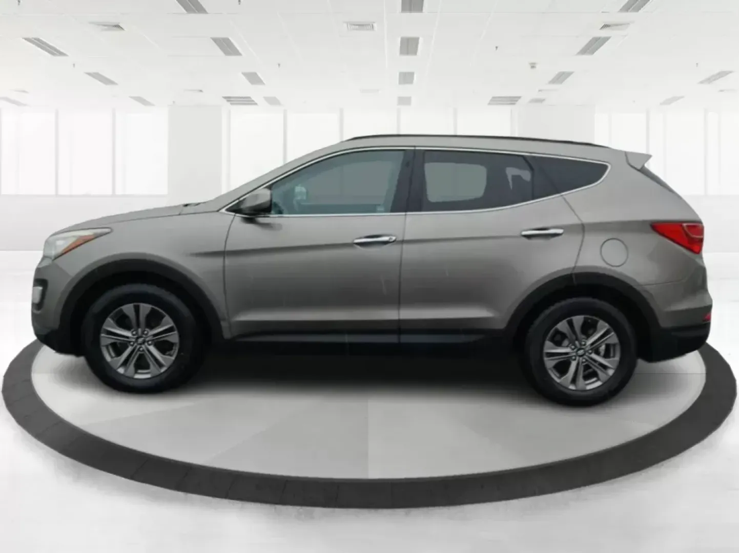 2016 Hyundai Santa Fe Sport 2.4 AWD (5XYZUDLB9GG) with an 2.4L L4 DOHC 16V engine, 6-Speed Automatic transmission, located at 880 E. National Road, Vandalia, OH, 45377, (937) 908-9800, 39.891918, -84.183594 - 2016 Hyundai Santa Fe Sport 2.4 AWD - Photo#5