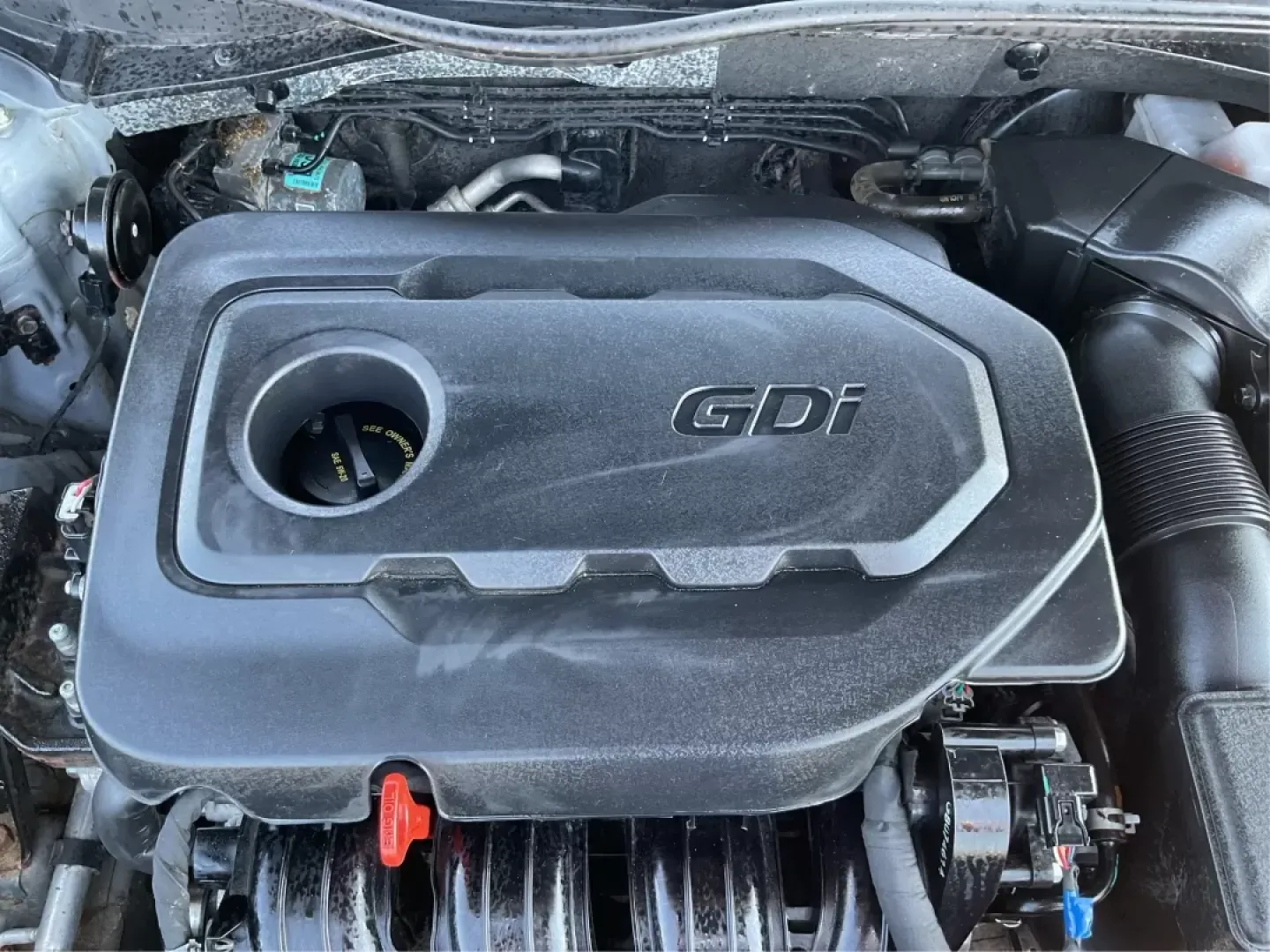 2016 Hyundai Sonata SE (5NPE24AF8GH) with an 2.4L I-4 gasoline direct injection engine, located at 4508 South Dixie Dr, Moraine, OH, 45439, (937) 908-9800, 39.689976, -84.218452 - Are you in search of a reliable sedan that's perfect for daily commutes, weekend getaways, or family outings? Look no further than this 2016 Hyundai Sonata SE, now available at Advantage Car and Credit in Fairborn, OH. With its sleek Symphony Silver exterior and impressive features, this vehicle is - Photo#10
