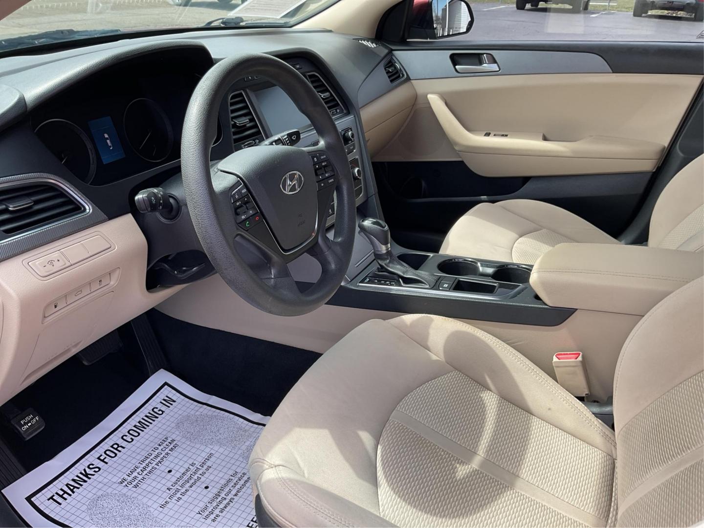 2016 Hyundai Sonata SE (5NPE24AF9GH) with an 2.4L I-4 gasoline direct injection engine, located at 1230 East Main St, Xenia, OH, 45385, (937) 908-9800, 39.688026, -83.910172 - 2016 Hyundai Sonata SE - Photo#8
