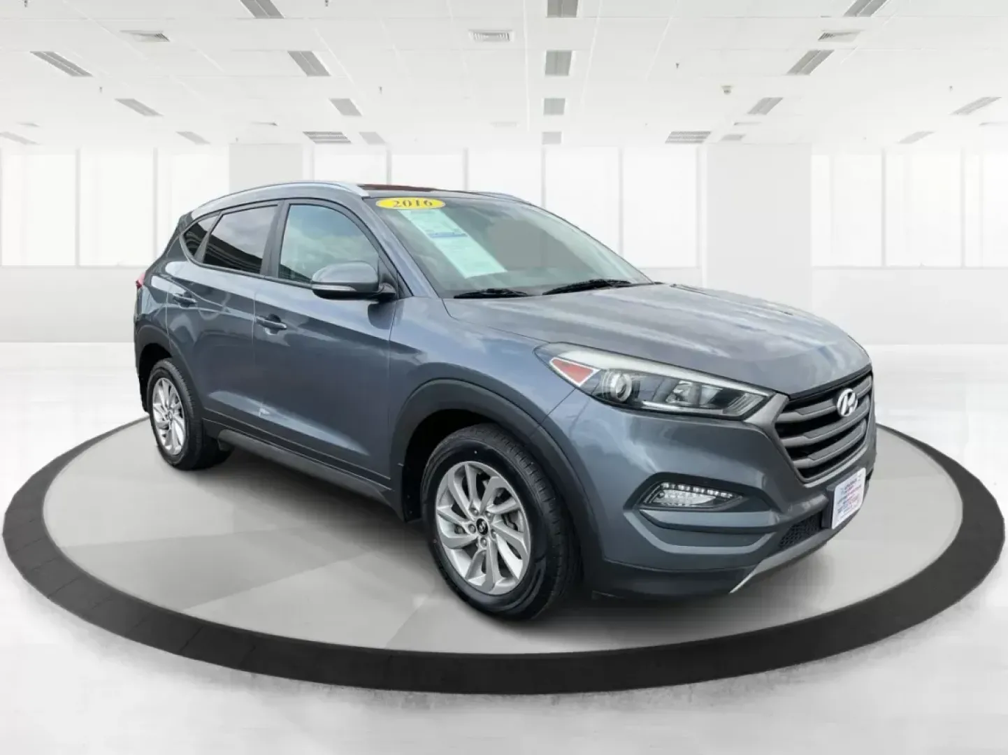 2016 Hyundai Tucson Eco (KM8J3CA24GU) with an 1.6L I-4 gasoline direct injection engine, located at 8750 N County Rd 25A, Piqua, OH, 45356, (937) 908-9800, 40.164391, -84.232513 - ### Discover Your Next Adventure with the 2016 Hyundai Tucson Eco at Advantage Car and Credit!<br /> <br /> Are you ready to elevate your everyday driving experience? Whether you're commuting to work, shuttling the kids to school, or embarking on weekend adventures, the 2016 Hyundai Tucson Eco is th - Photo#0