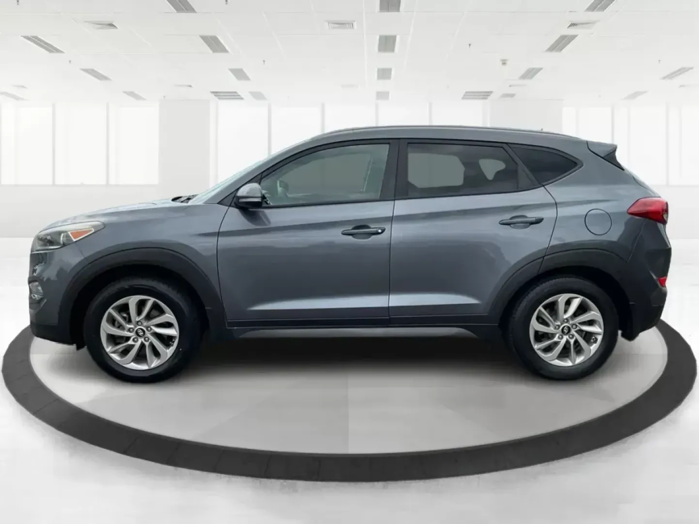 2016 Hyundai Tucson Eco (KM8J3CA24GU) with an 1.6L I-4 gasoline direct injection engine, located at 8750 N County Rd 25A, Piqua, OH, 45356, (937) 908-9800, 40.164391, -84.232513 - ### Discover Your Next Adventure with the 2016 Hyundai Tucson Eco at Advantage Car and Credit!<br /> <br /> Are you ready to elevate your everyday driving experience? Whether you're commuting to work, shuttling the kids to school, or embarking on weekend adventures, the 2016 Hyundai Tucson Eco is th - Photo#5