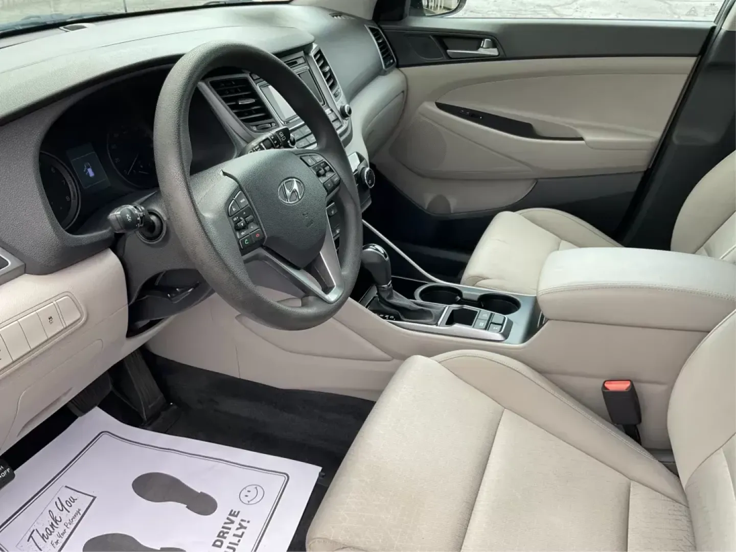 2016 Hyundai Tucson Eco (KM8J3CA24GU) with an 1.6L I-4 gasoline direct injection engine, located at 8750 N County Rd 25A, Piqua, OH, 45356, (937) 908-9800, 40.164391, -84.232513 - ### Discover Your Next Adventure with the 2016 Hyundai Tucson Eco at Advantage Car and Credit!<br /> <br /> Are you ready to elevate your everyday driving experience? Whether you're commuting to work, shuttling the kids to school, or embarking on weekend adventures, the 2016 Hyundai Tucson Eco is th - Photo#8