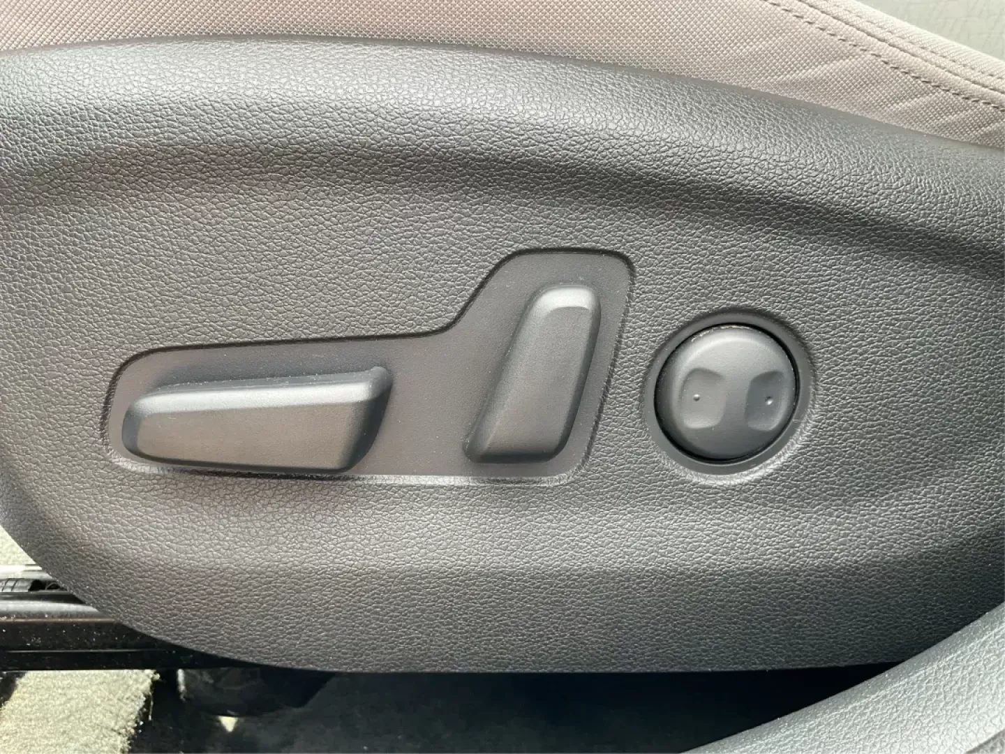 2016 Hyundai Tucson Eco (KM8J3CA24GU) with an 1.6L I-4 gasoline direct injection engine, located at 8750 N County Rd 25A, Piqua, OH, 45356, (937) 908-9800, 40.164391, -84.232513 - ### Discover Your Next Adventure with the 2016 Hyundai Tucson Eco at Advantage Car and Credit!<br /> <br /> Are you ready to elevate your everyday driving experience? Whether you're commuting to work, shuttling the kids to school, or embarking on weekend adventures, the 2016 Hyundai Tucson Eco is th - Photo#16