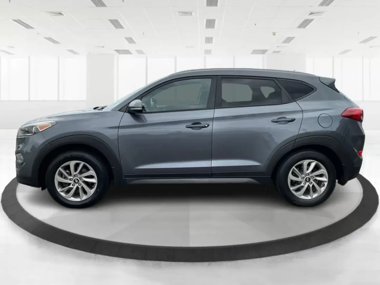 2016 Hyundai Tucson Eco (KM8J3CA24GU) with an 1.6L I-4 gasoline direct injection engine, located at 8750 N County Rd 25A, Piqua, OH, 45356, (937) 908-9800, 40.164391, -84.232513 - **Adventure Awaits: 2016 Hyundai Tucson Eco Your Perfect Companion for Daily Drives and Weekend Getaways!**<br /> <br /> At Advantage Car and Credit, located at 1184 Kauffman Ave, Fairborn, OH 45324, we understand that life is an adventure, and having the right vehicle can make all the difference. - Photo#5