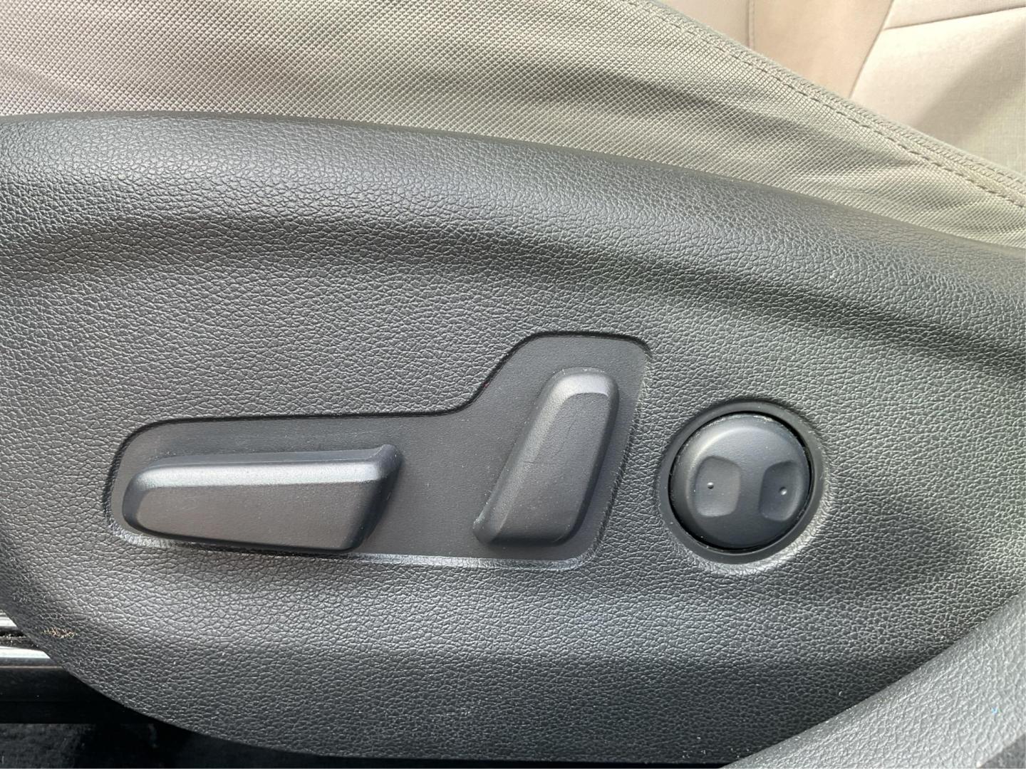 2016 Hyundai Tucson SE (KM8J33A49GU) with an Nu 2L I-4 gasoline direct injection engine, located at 1951 S Dayton Lakeview Rd., New Carlisle, OH, 45344, (937) 908-9800, 39.890999, -84.050255 - 2016 Hyundai Tucson SE - Photo#16