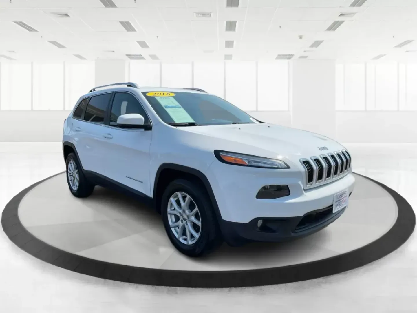 2016 Jeep Cherokee Latitude (1C4PJMCS9GW) with an Other engine, located at 8750 N County Rd 25A, Piqua, OH, 45356, (937) 908-9800, 40.164391, -84.232513 - 2016 Jeep Cherokee Latitude - Photo#0