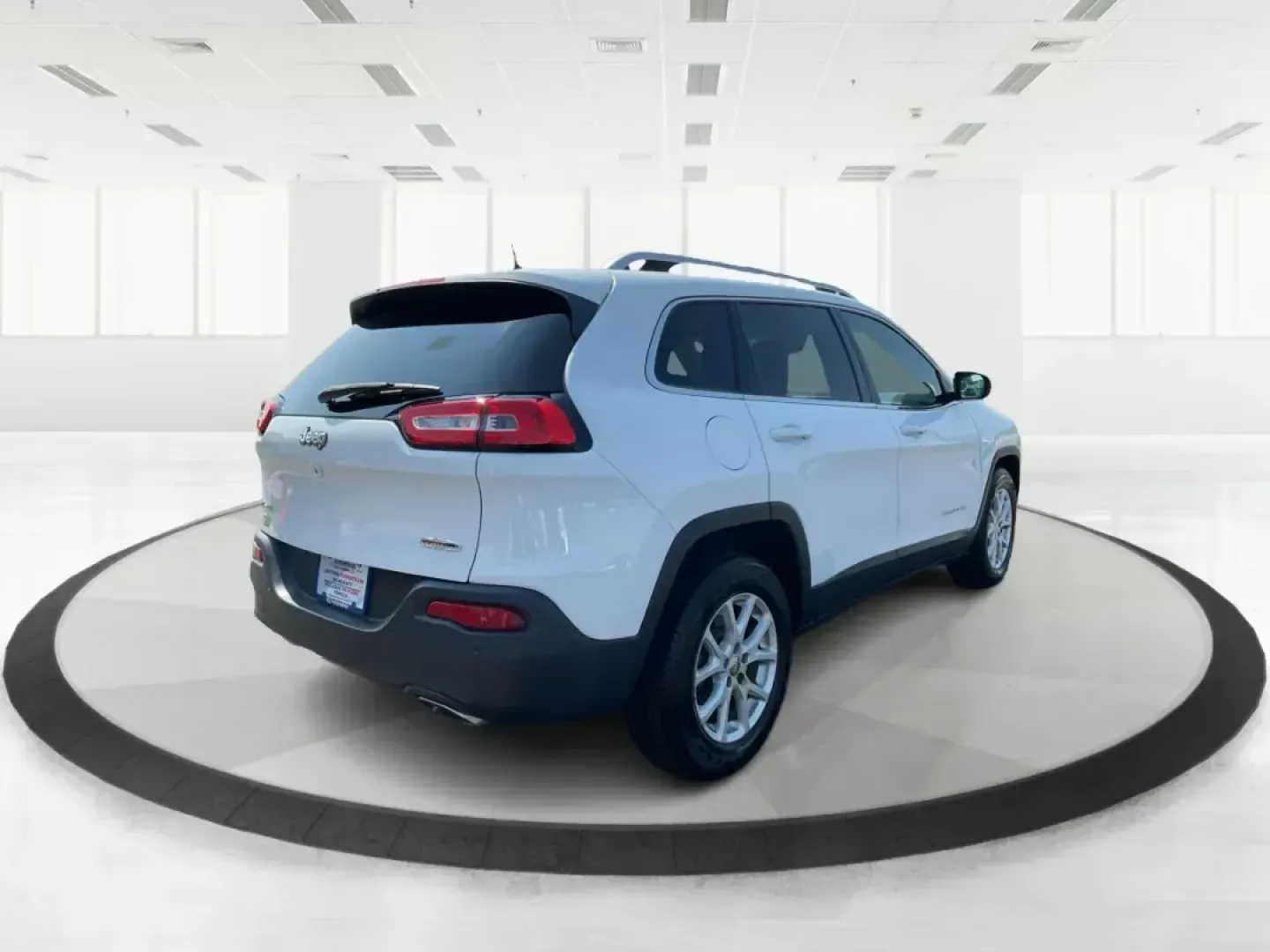 2016 Jeep Cherokee Latitude (1C4PJMCS9GW) with an Other engine, located at 8750 N County Rd 25A, Piqua, OH, 45356, (937) 908-9800, 40.164391, -84.232513 - 2016 Jeep Cherokee Latitude - Photo#2