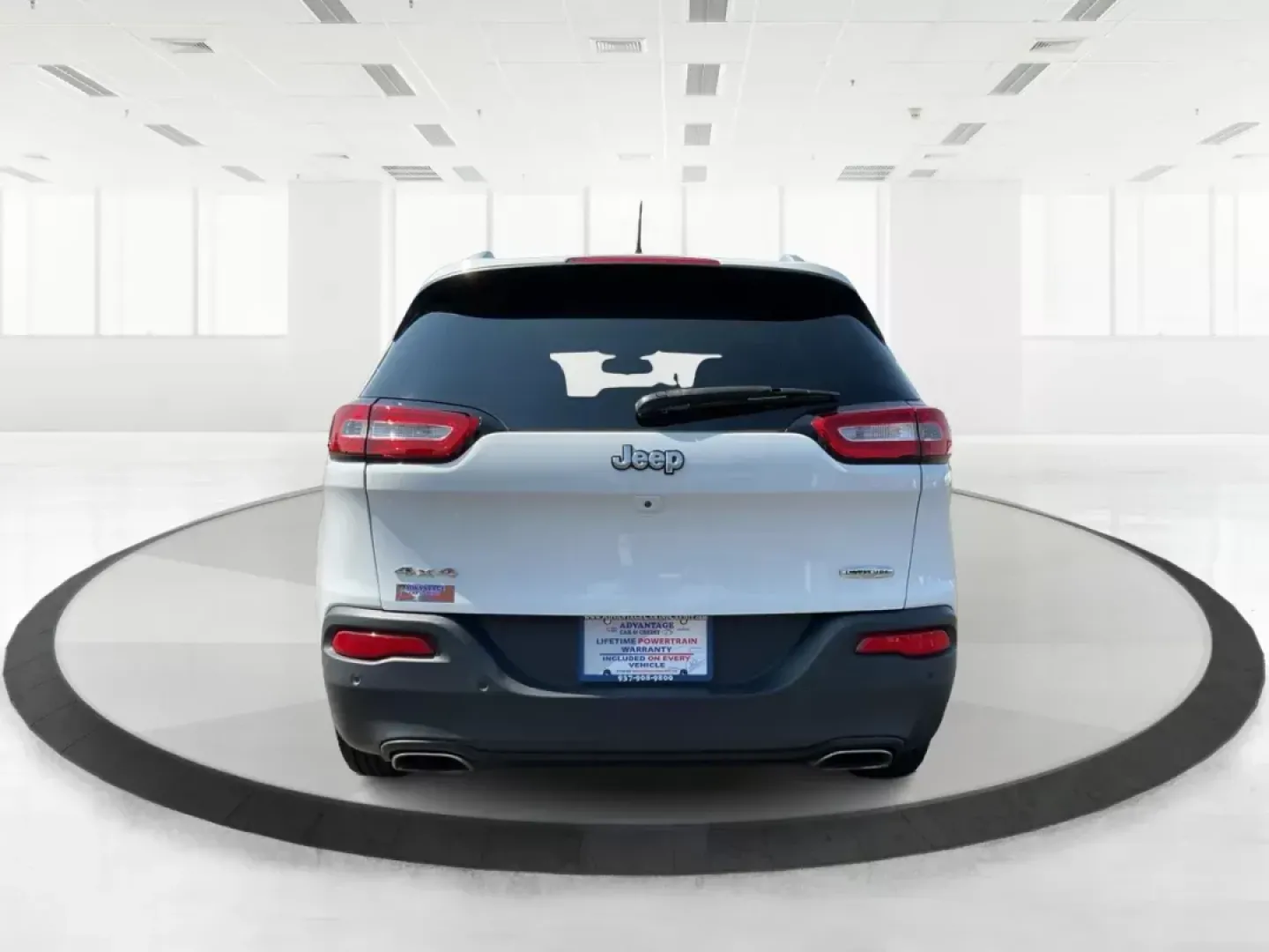 2016 Jeep Cherokee Latitude (1C4PJMCS9GW) with an Other engine, located at 8750 N County Rd 25A, Piqua, OH, 45356, (937) 908-9800, 40.164391, -84.232513 - 2016 Jeep Cherokee Latitude - Photo#3