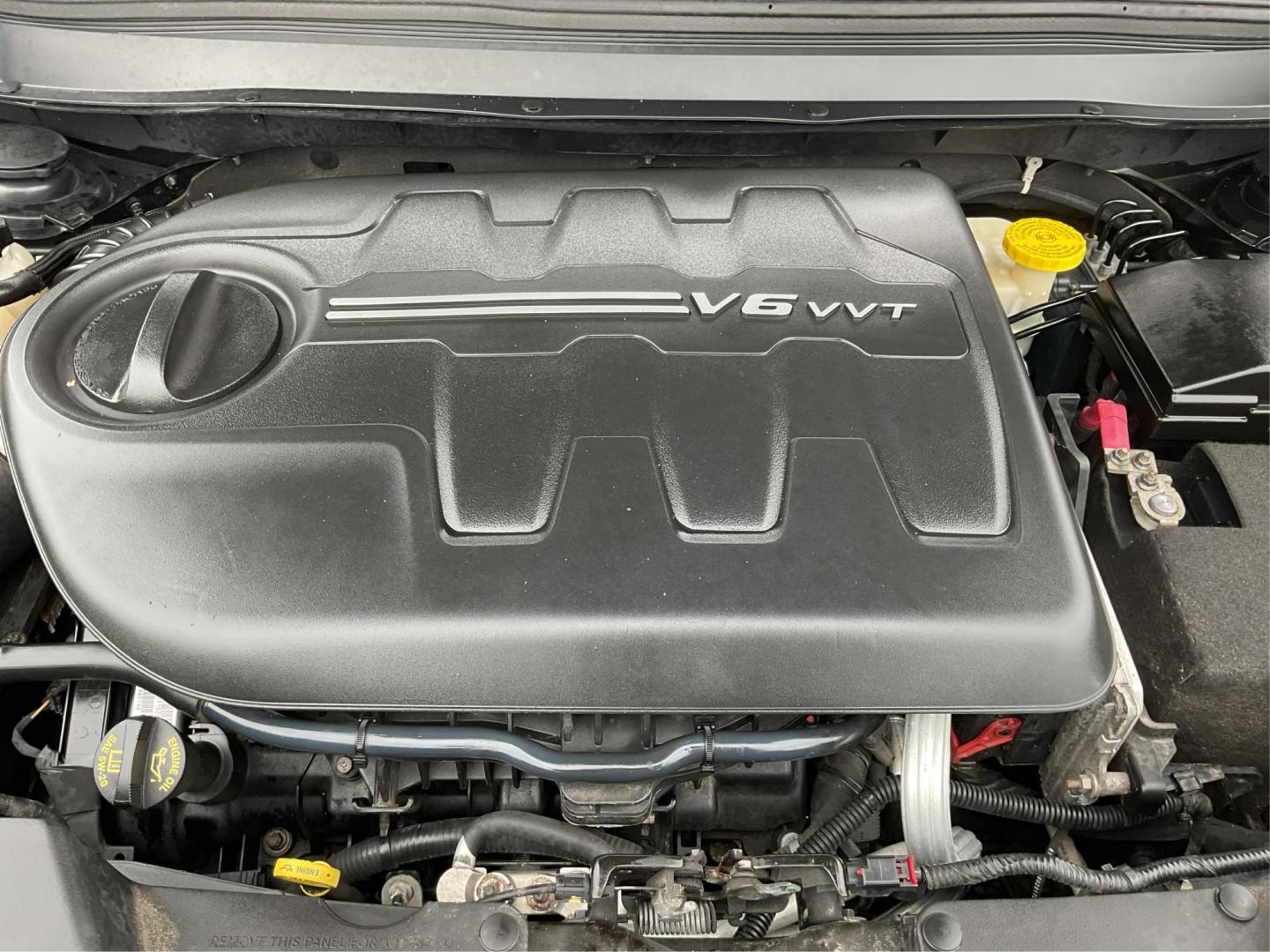 2016 Jeep Cherokee Latitude (1C4PJMCS0GW) with an Pentastar 3.2L V-6 DOHC engine, located at 1951 S Dayton Lakeview Rd., New Carlisle, OH, 45344, (937) 908-9800, 39.890999, -84.050255 - 2016 Jeep Cherokee Latitude - Photo#10