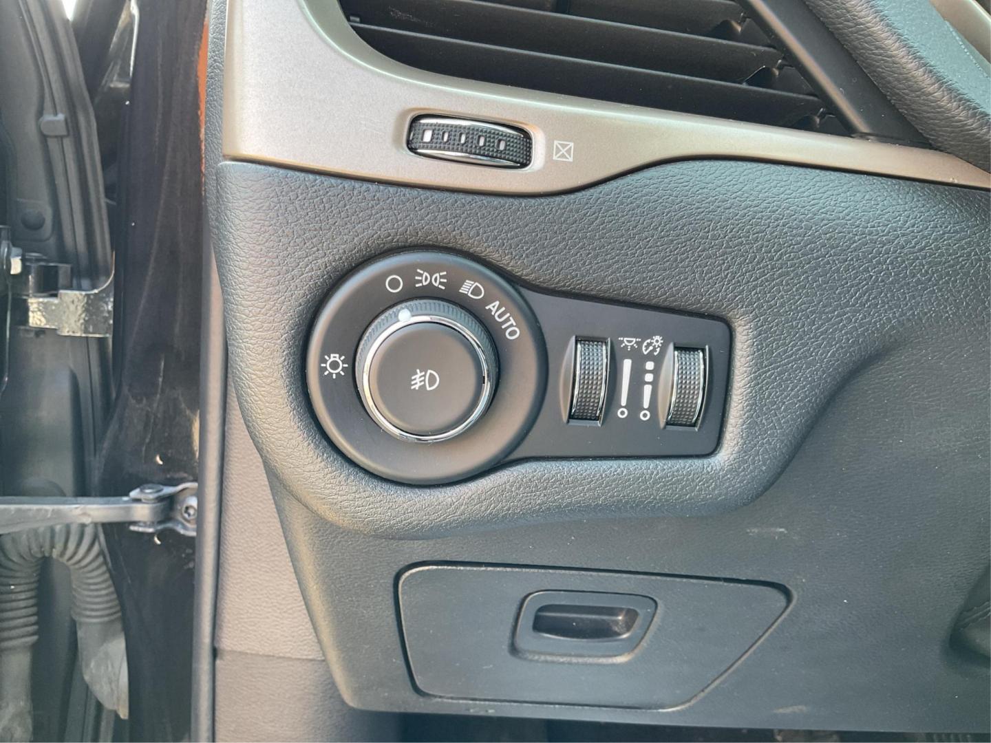 2016 Jeep Cherokee North (1C4PJLCB9GW) with an Other engine, located at 1099 N County Rd 25A, Troy, OH, 45373, (937) 908-9800, 40.057079, -84.212883 - 2016 Jeep Cherokee North - Photo#16