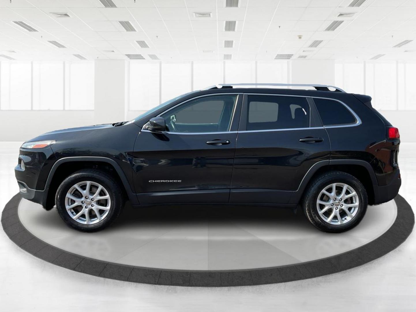 2016 Jeep Cherokee North (1C4PJLCB9GW) with an Other engine, located at 1099 N County Rd 25A, Troy, OH, 45373, (937) 908-9800, 40.057079, -84.212883 - 2016 Jeep Cherokee North - Photo#5
