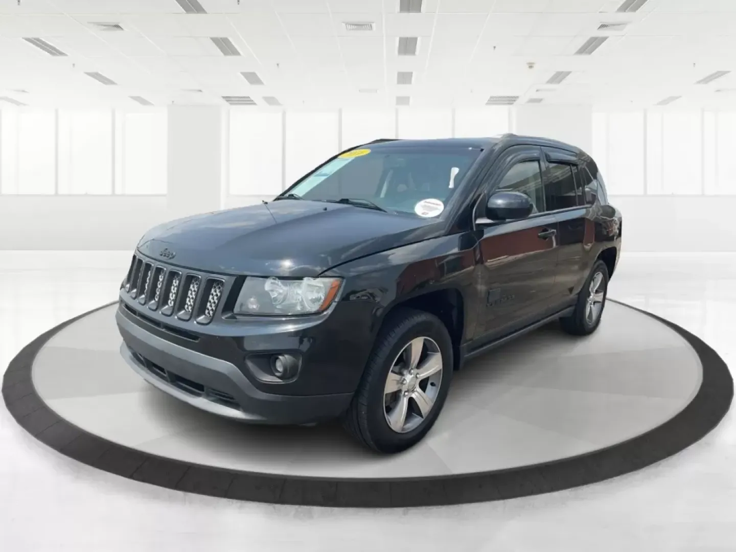 2016 Jeep Compass High Altitude Edition (1C4NJDEB2GD) with an 2.4L I-4 DOHC engine, located at 880 E. National Road, Vandalia, OH, 45377, (937) 908-9800, 39.891918, -84.183594 - **Adventure Awaits with this 2016 Jeep Compass High Altitude Edition!**<br /> <br /> Are you ready to elevate your driving experience? Perfect for weekend getaways or long commutes, this 2016 Jeep Compass High Altitude Edition is designed to tackle any journey with confidence and style. At Advantage - Photo#8