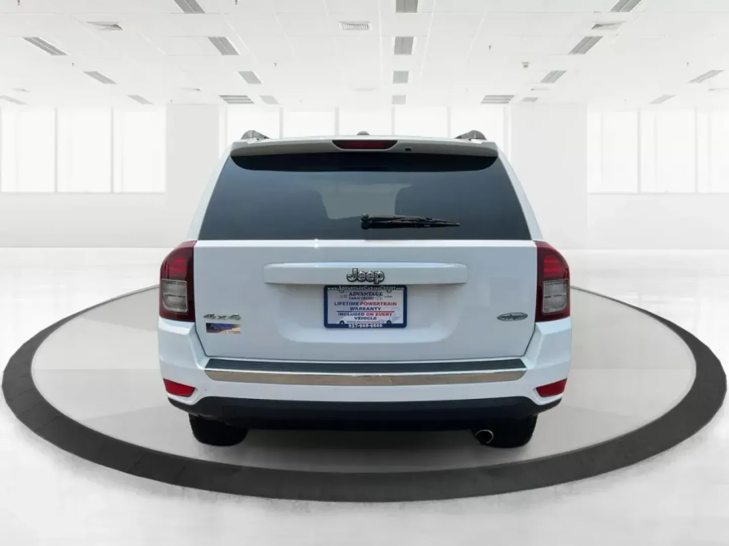 2016 Jeep Compass High Altitude Edition (1C4NJDEB9GD) with an 2.4L I-4 DOHC engine, located at 1230 East Main St, Xenia, OH, 45385, (937) 908-9800, 39.688026, -83.910172 - 2016 Jeep Compass High Altitude Edition - Photo#3