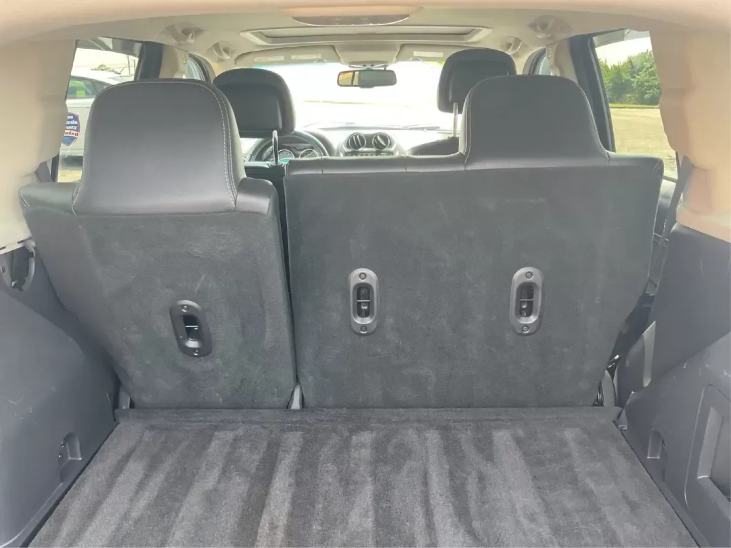 2016 Jeep Compass High Altitude Edition (1C4NJDEB2GD) with an 2.4L I-4 DOHC engine, located at 880 E. National Road, Vandalia, OH, 45377, (937) 908-9800, 39.891918, -84.183594 - **Adventure Awaits with this 2016 Jeep Compass High Altitude Edition!**<br /> <br /> Are you ready to elevate your driving experience? Perfect for weekend getaways or long commutes, this 2016 Jeep Compass High Altitude Edition is designed to tackle any journey with confidence and style. At Advantage - Photo#10