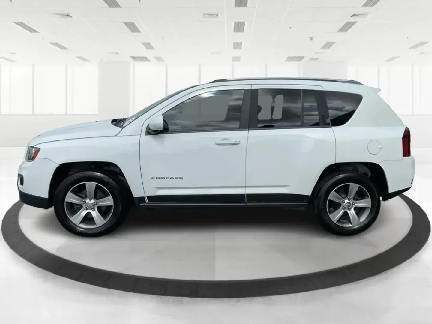 2016 Jeep Compass High Altitude Edition (1C4NJDEB6GD) with an 2.4L I-4 DOHC engine, located at 8750 N County Rd 25A, Piqua, OH, 45356, (937) 908-9800, 40.164391, -84.232513 - Are you ready to elevate your adventures and make every journey a memorable one? Introducing the 2016 Jeep Compass High Altitude Edition, your perfect companion for weekend getaways, daily commutes, or family road trips! At Advantage Car and Credit, located at 1184 Kauffman Ave, Fairborn, OH 45324, - Photo#5