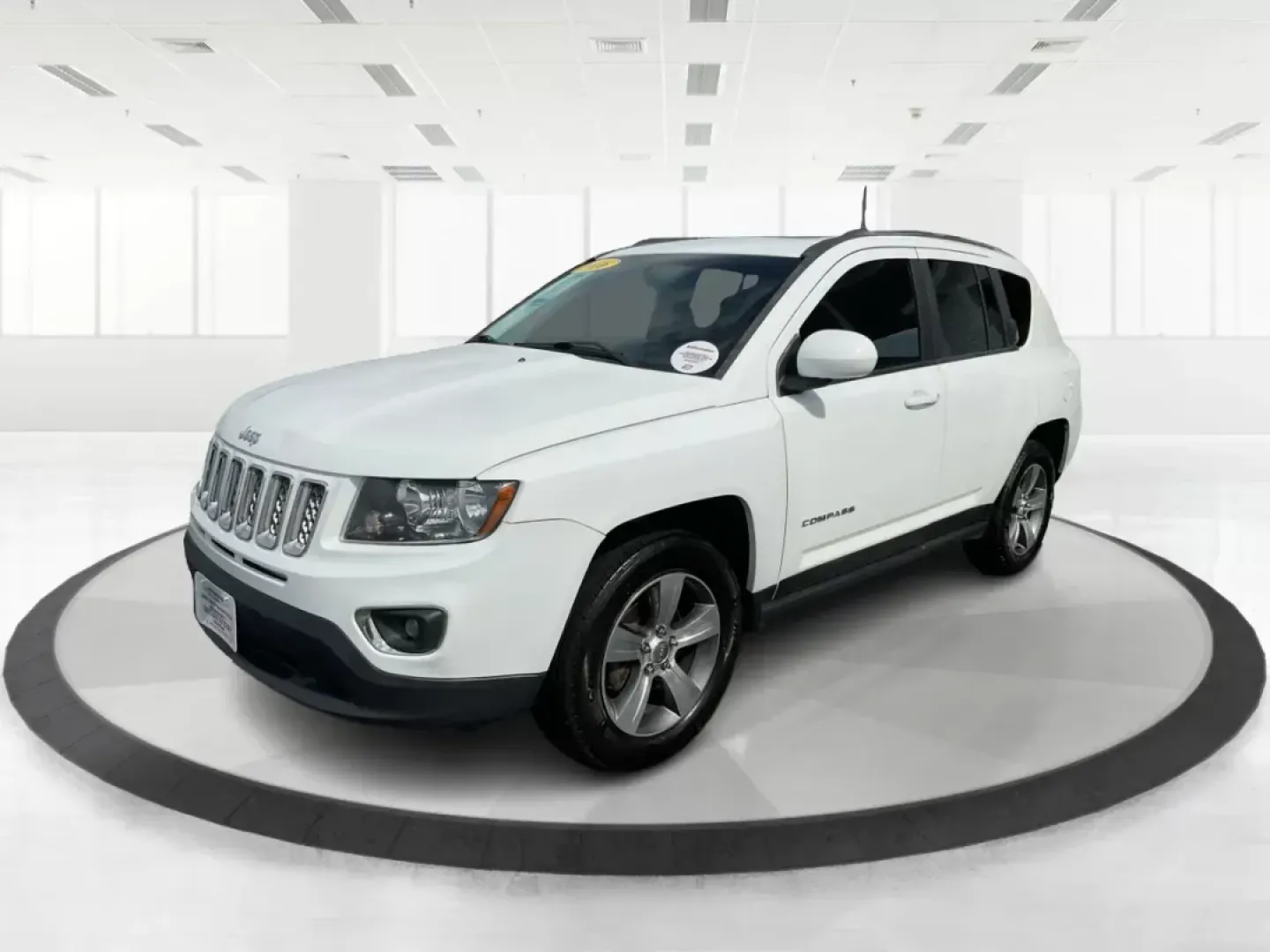 2016 Jeep Compass High Altitude Edition (1C4NJDEB6GD) with an 2.4L I-4 DOHC engine, located at 8750 N County Rd 25A, Piqua, OH, 45356, (937) 908-9800, 40.164391, -84.232513 - Are you ready to elevate your adventures and make every journey a memorable one? Introducing the 2016 Jeep Compass High Altitude Edition, your perfect companion for weekend getaways, daily commutes, or family road trips! At Advantage Car and Credit, located at 1184 Kauffman Ave, Fairborn, OH 45324, - Photo#7