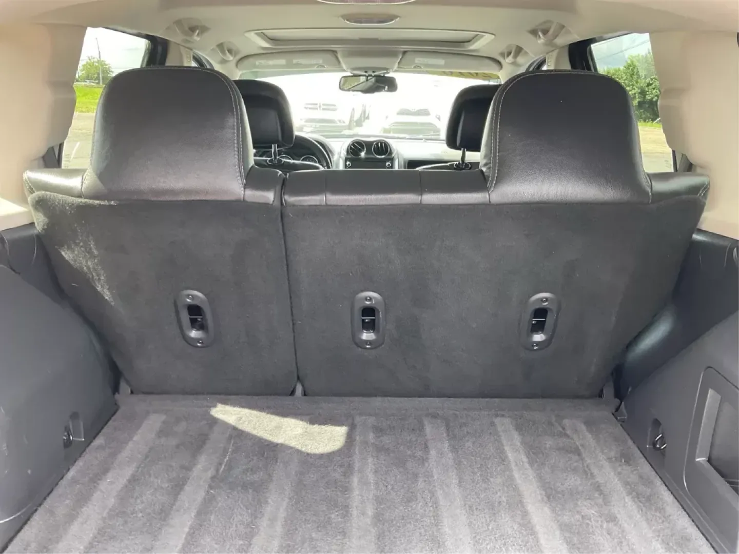 2016 Jeep Compass High Altitude Edition (1C4NJDEB6GD) with an 2.4L I-4 DOHC engine, located at 8750 N County Rd 25A, Piqua, OH, 45356, (937) 908-9800, 40.164391, -84.232513 - Are you ready to elevate your adventures and make every journey a memorable one? Introducing the 2016 Jeep Compass High Altitude Edition, your perfect companion for weekend getaways, daily commutes, or family road trips! At Advantage Car and Credit, located at 1184 Kauffman Ave, Fairborn, OH 45324, - Photo#11