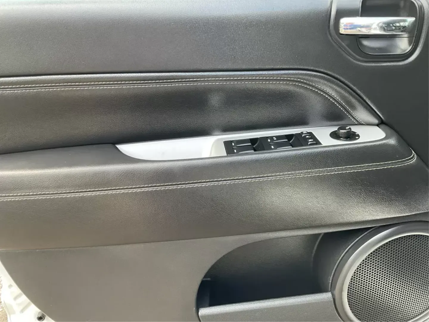2016 Jeep Compass High Altitude Edition (1C4NJDEB6GD) with an 2.4L I-4 DOHC engine, located at 8750 N County Rd 25A, Piqua, OH, 45356, (937) 908-9800, 40.164391, -84.232513 - Are you ready to elevate your adventures and make every journey a memorable one? Introducing the 2016 Jeep Compass High Altitude Edition, your perfect companion for weekend getaways, daily commutes, or family road trips! At Advantage Car and Credit, located at 1184 Kauffman Ave, Fairborn, OH 45324, - Photo#17
