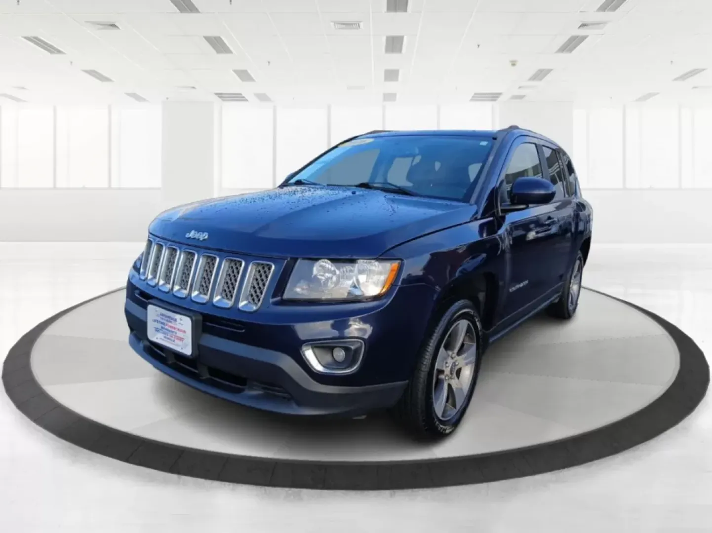 2016 Jeep Compass Latitude 4WD (1C4NJDEB7GD) with an 2.4L L4 DOHC 16V engine, 6-Speed Automatic transmission, located at 1184 Kauffman Ave, Fairborn, OH, 45324, (937) 908-9800, 39.807072, -84.030914 - **Discover Adventure with the 2016 Jeep Compass Latitude 4WD at Advantage Car and Credit!**<br /> <br /> Are you ready to embrace your next adventure? Whether you're planning a weekend getaway, commuting to work, or navigating your family through busy city streets, the 2016 Jeep Compass Latitude 4WD - Photo#8