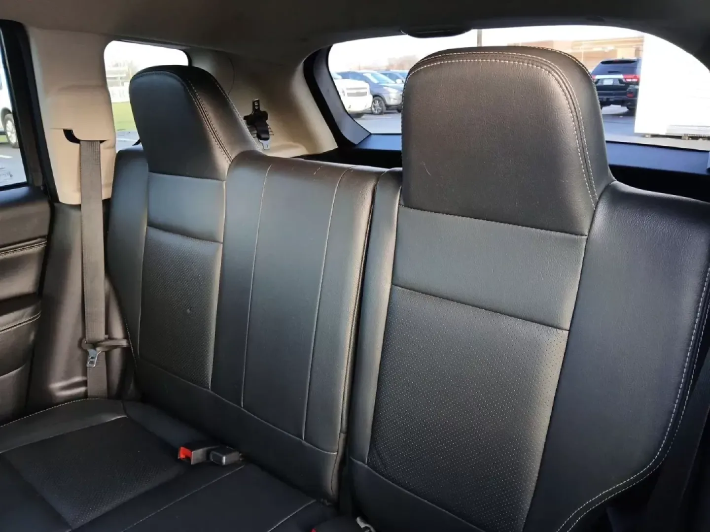 2016 Jeep Compass Latitude 4WD (1C4NJDEB7GD) with an 2.4L L4 DOHC 16V engine, 6-Speed Automatic transmission, located at 1184 Kauffman Ave, Fairborn, OH, 45324, (937) 908-9800, 39.807072, -84.030914 - **Discover Adventure with the 2016 Jeep Compass Latitude 4WD at Advantage Car and Credit!**<br /> <br /> Are you ready to embrace your next adventure? Whether you're planning a weekend getaway, commuting to work, or navigating your family through busy city streets, the 2016 Jeep Compass Latitude 4WD - Photo#10