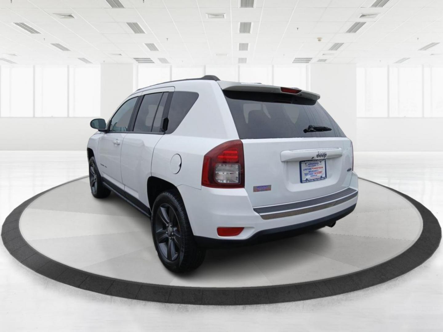 2016 Jeep Compass Latitude FWD (1C4NJCEA3GD) with an 2.0L L4 DOHC 16V engine, Continuously Variable Transmission transmission, located at 1951 S Dayton Lakeview Rd., New Carlisle, OH, 45344, (937) 908-9800, 39.890999, -84.050255 - 2016 Jeep Compass Latitude FWD - Photo#4