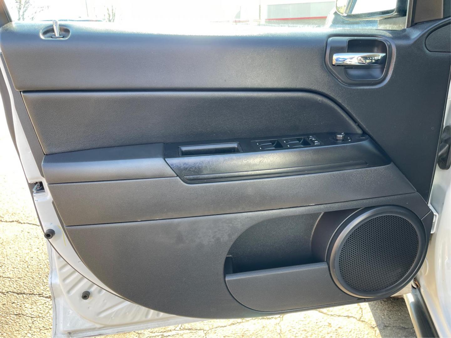2016 Jeep Compass Sport (1C4NJCBA1GD) with an Other engine, located at 880 E. National Road, Vandalia, OH, 45377, (937) 908-9800, 39.891918, -84.183594 - 2016 Jeep Compass Sport - Photo#16