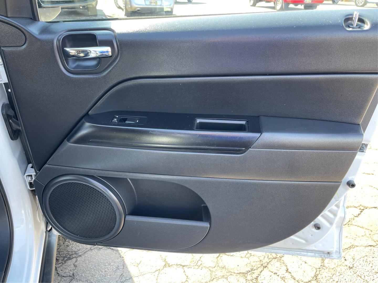 2016 Jeep Compass Sport (1C4NJCBA1GD) with an Other engine, located at 880 E. National Road, Vandalia, OH, 45377, (937) 908-9800, 39.891918, -84.183594 - 2016 Jeep Compass Sport - Photo#17