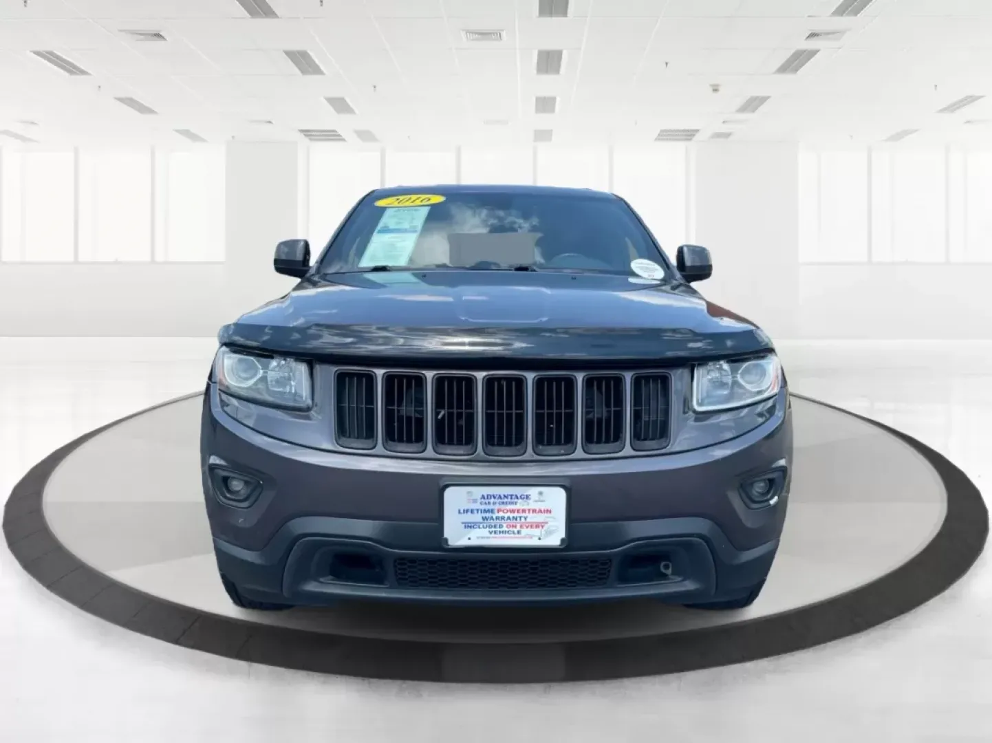 2016 Jeep Grand Cherokee Laredo (1C4RJFAG8GC) with an Pentastar 3.6L V-6 DOHC engine, located at 880 E. National Road, Vandalia, OH, 45377, (937) 908-9800, 39.891918, -84.183594 - **Elevate Your Adventures with the 2016 Jeep Grand Cherokee Laredo!**<br /> <br /> Are you ready to embark on your next adventure? Whether you're a growing family needing more space for weekend getaways or a commuter seeking a reliable ride for daily travels, the 2016 Jeep Grand Cherokee Laredo is y - Photo#7