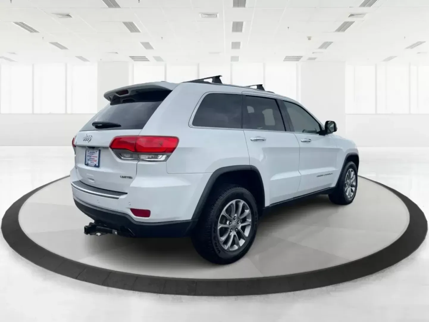 2016 Jeep Grand Cherokee Limited (1C4RJFBG9GC) with an Other engine, located at 1230 East Main St, Xenia, OH, 45385, (937) 908-9800, 39.688026, -83.910172 - ### Discover Adventure with the 2016 Jeep Grand Cherokee Limited at Advantage Car and Credit in Fairborn, OH!<br /> <br /> Are you ready to elevate your weekend adventures or tackle your daily commute with style and confidence? The 2016 Jeep Grand Cherokee Limited is the perfect SUV for those who cr - Photo#2