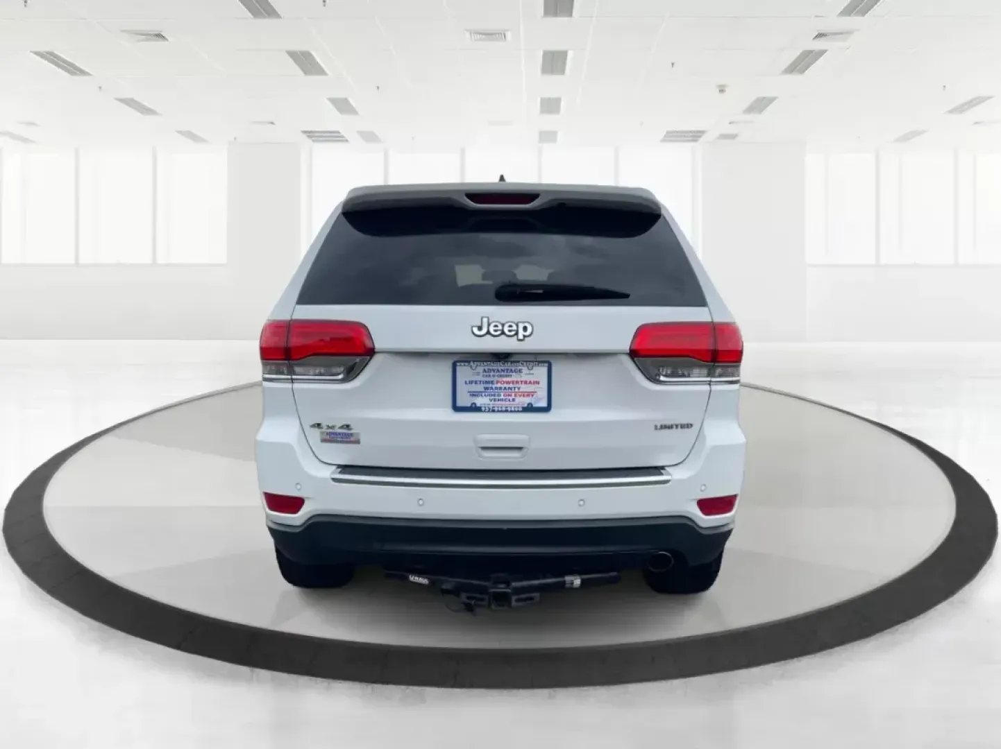 2016 Jeep Grand Cherokee Limited (1C4RJFBG9GC) with an Other engine, located at 1230 East Main St, Xenia, OH, 45385, (937) 908-9800, 39.688026, -83.910172 - ### Discover Adventure with the 2016 Jeep Grand Cherokee Limited at Advantage Car and Credit in Fairborn, OH!<br /> <br /> Are you ready to elevate your weekend adventures or tackle your daily commute with style and confidence? The 2016 Jeep Grand Cherokee Limited is the perfect SUV for those who cr - Photo#3