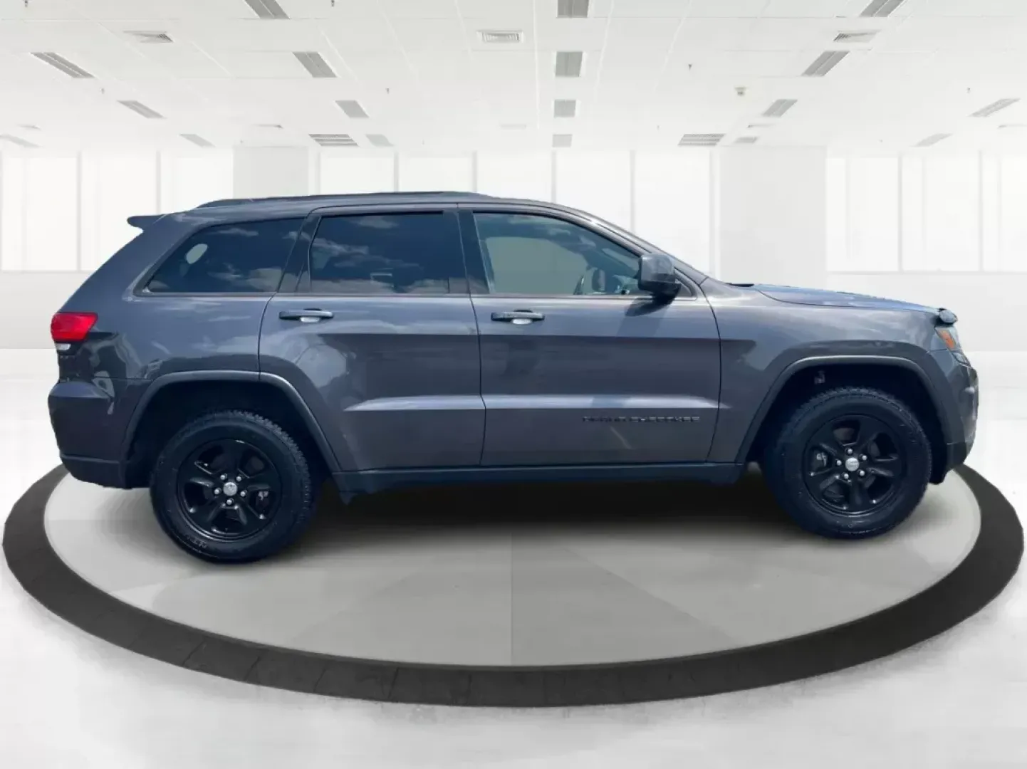 2016 Jeep Grand Cherokee Laredo (1C4RJFAG8GC) with an Pentastar 3.6L V-6 DOHC engine, located at 880 E. National Road, Vandalia, OH, 45377, (937) 908-9800, 39.891918, -84.183594 - **Elevate Your Adventures with the 2016 Jeep Grand Cherokee Laredo!**<br /> <br /> Are you ready to embark on your next adventure? Whether you're a growing family needing more space for weekend getaways or a commuter seeking a reliable ride for daily travels, the 2016 Jeep Grand Cherokee Laredo is y - Photo#1