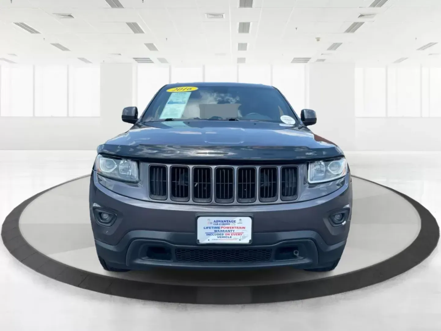 2016 Jeep Grand Cherokee Laredo (1C4RJFAG8GC) with an Pentastar 3.6L V-6 DOHC engine, located at 880 E. National Road, Vandalia, OH, 45377, (937) 908-9800, 39.891918, -84.183594 - **Elevate Your Adventures with the 2016 Jeep Grand Cherokee Laredo!**<br /> <br /> Are you ready to embark on your next adventure? Whether you're a growing family needing more space for weekend getaways or a commuter seeking a reliable ride for daily travels, the 2016 Jeep Grand Cherokee Laredo is y - Photo#6