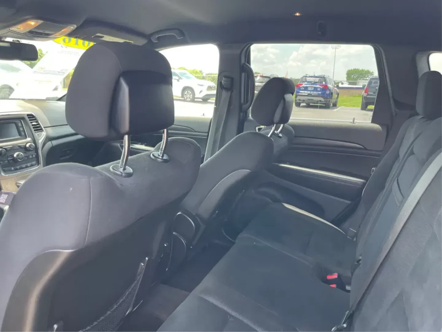 2016 Jeep Grand Cherokee Laredo (1C4RJFAG8GC) with an Pentastar 3.6L V-6 DOHC engine, located at 880 E. National Road, Vandalia, OH, 45377, (937) 908-9800, 39.891918, -84.183594 - **Elevate Your Adventures with the 2016 Jeep Grand Cherokee Laredo!**<br /> <br /> Are you ready to embark on your next adventure? Whether you're a growing family needing more space for weekend getaways or a commuter seeking a reliable ride for daily travels, the 2016 Jeep Grand Cherokee Laredo is y - Photo#9