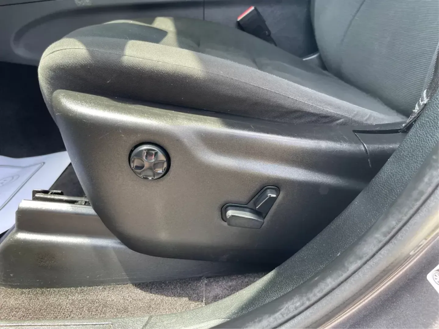 2016 Jeep Grand Cherokee Laredo (1C4RJFAG8GC) with an Pentastar 3.6L V-6 DOHC engine, located at 880 E. National Road, Vandalia, OH, 45377, (937) 908-9800, 39.891918, -84.183594 - **Elevate Your Adventures with the 2016 Jeep Grand Cherokee Laredo!**<br /> <br /> Are you ready to embark on your next adventure? Whether you're a growing family needing more space for weekend getaways or a commuter seeking a reliable ride for daily travels, the 2016 Jeep Grand Cherokee Laredo is y - Photo#17