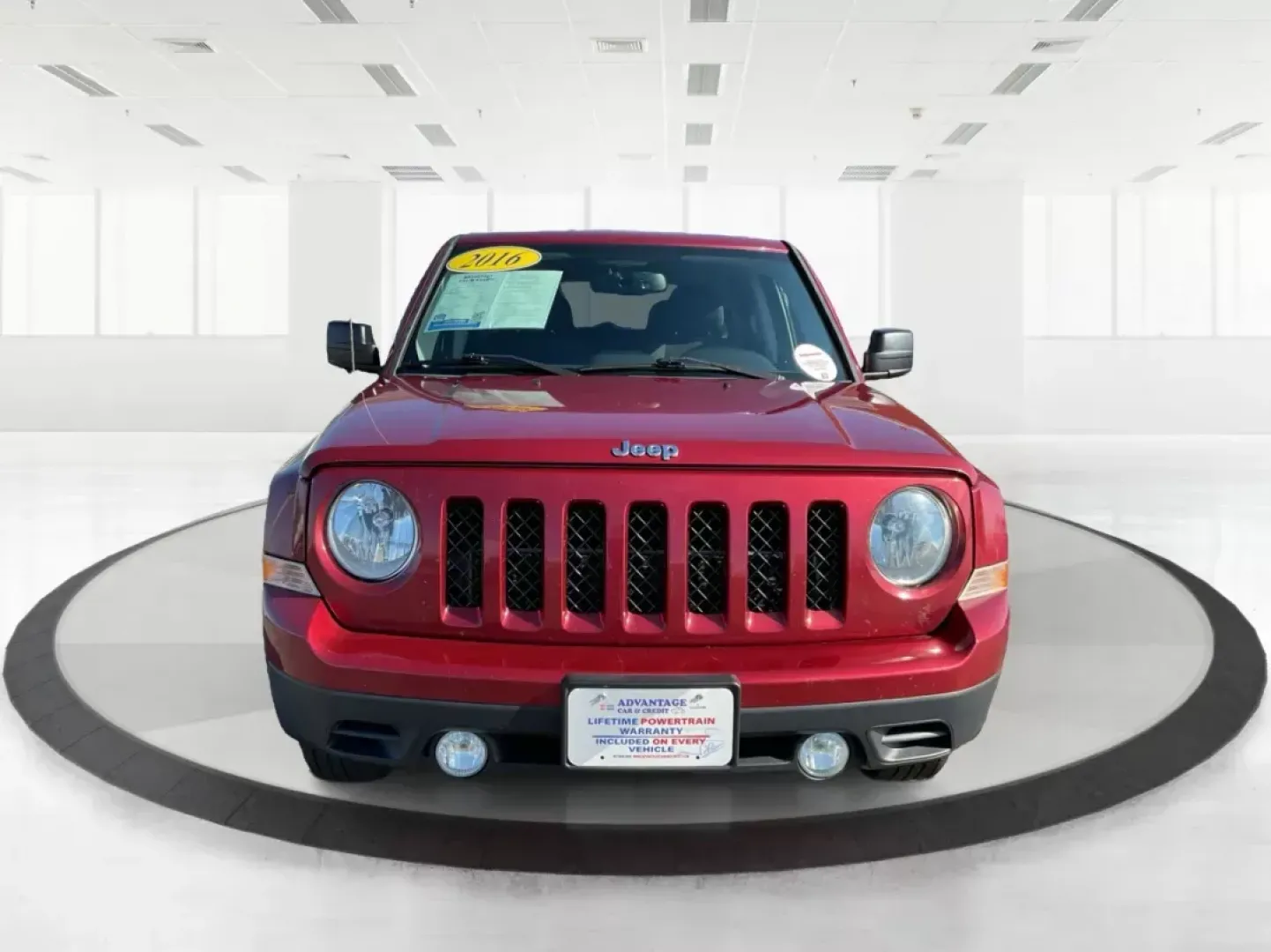 2016 Jeep Patriot Sport (1C4NJRBB0GD) with an 2.4L I-4 DOHC engine, located at 1184 Kauffman Ave, Fairborn, OH, 45324, (937) 908-9800, 39.807072, -84.030914 - Are you ready to elevate your adventures and create lasting memories with family and friends? Look no further than this versatile 2016 Jeep Patriot Sport, available now at Advantage Car and Credit in Fairborn, OH. Perfect for weekend getaways and daily commutes alike, this SUV offers the ideal blend - Photo#4
