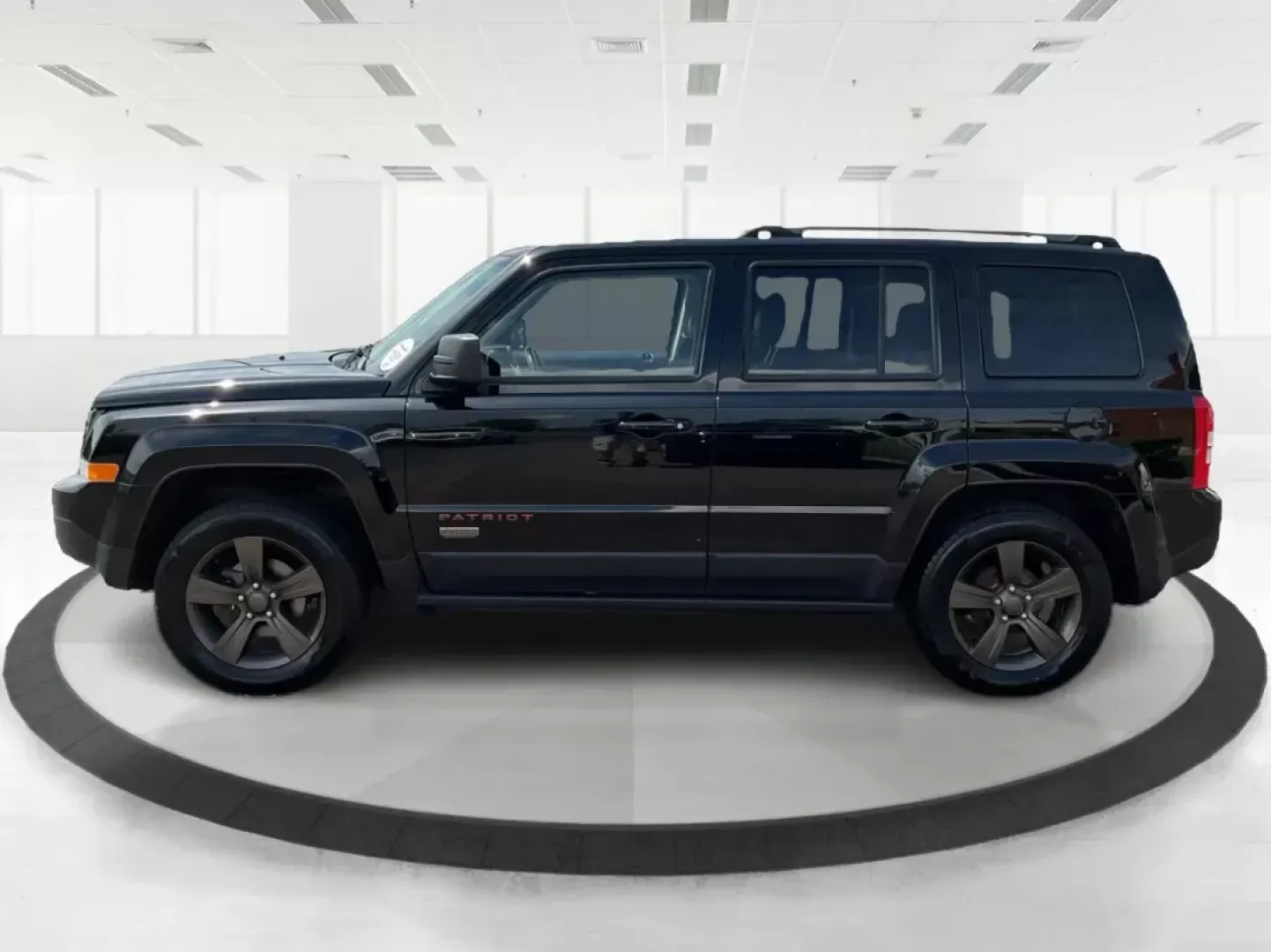 2016 Jeep Patriot 75th Anniversary (1C4NJPBBXGD) with an 2.4L I-4 DOHC engine, located at 1184 Kauffman Ave, Fairborn, OH, 45324, (937) 908-9800, 39.807072, -84.030914 - 2016 Jeep Patriot 75th Anniversary - Photo#5