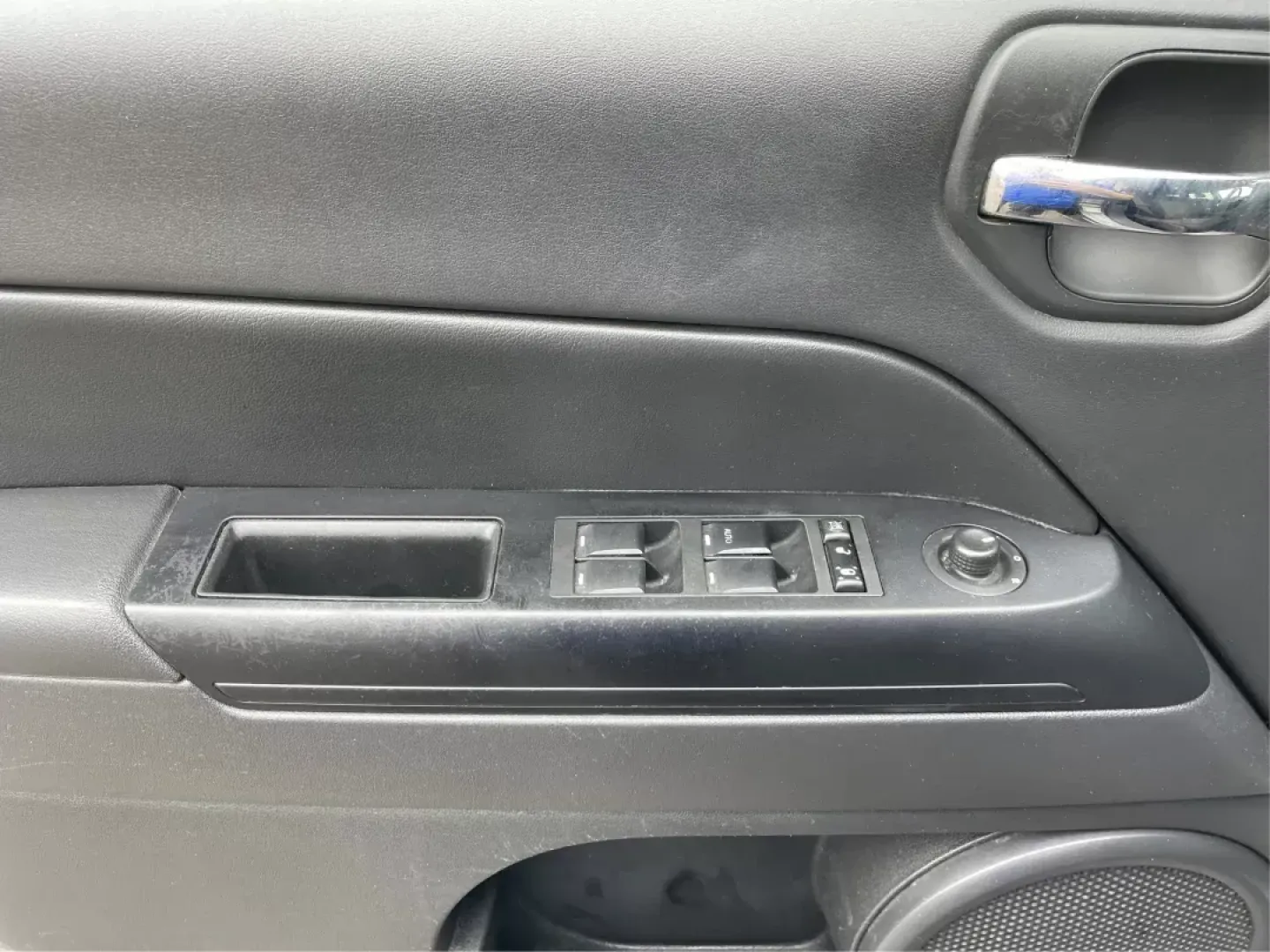 2016 Jeep Patriot Sport (1C4NJPBAXGD) with an Other engine, located at 401 Woodman Dr, Riverside, OH, 45431, (937) 908-9800, 39.760899, -84.123421 - **Explore New Adventures with the 2016 Jeep Patriot Sport SUV at Advantage Car and Credit in Fairborn, OH!**<br /> <br /> Are you ready to elevate your lifestyle with a vehicle that complements your adventurous spirit? Whether you're navigating the bustling streets of Fairborn or hitting the trails - Photo#18