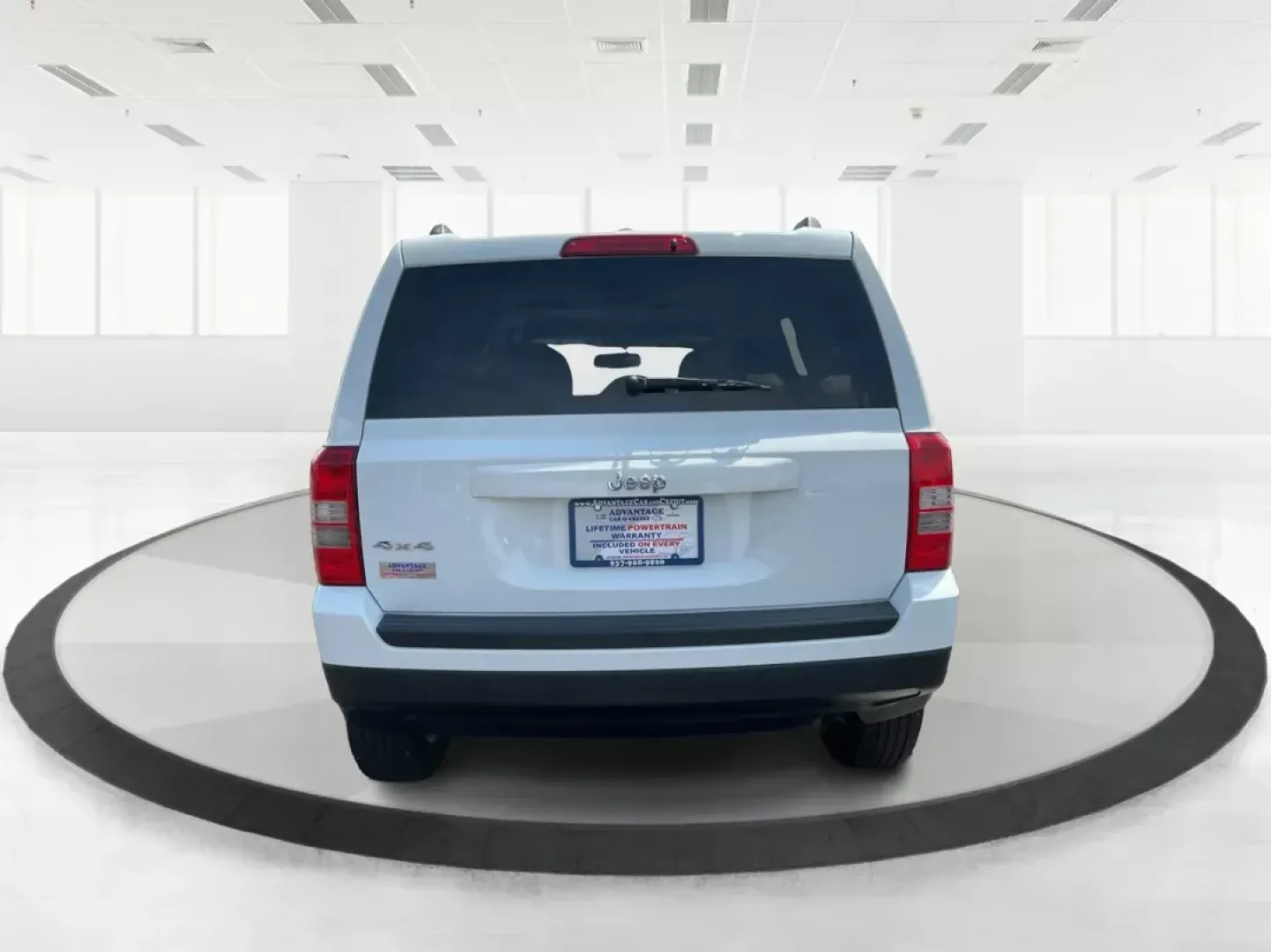 2016 Jeep Patriot Sport (1C4NJRBB2GD) with an 2.4L I-4 DOHC engine, located at 401 Woodman Dr, Riverside, OH, 45431, (937) 908-9800, 39.760899, -84.123421 - **Adventure Awaits with the 2016 Jeep Patriot Sport - Your Perfect Companion for Life in Fairborn, OH!**<br /> <br /> Are you ready to elevate your lifestyle with an adventurous spirit? The 2016 Jeep Patriot Sport is designed for those who crave exploration, whether it's commuting to work, embarking - Photo#3
