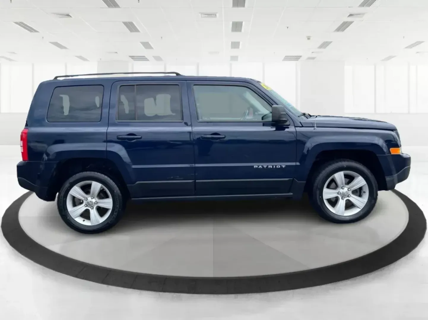 2016 Jeep Patriot Latitude (1C4NJRFBXGD) with an 2.4L I-4 DOHC engine, located at 1184 Kauffman Ave, Fairborn, OH, 45324, (937) 908-9800, 39.807072, -84.030914 - **Adventure Awaits with the 2016 Jeep Patriot Latitude SUV at Advantage Car and Credit!**<br /> <br /> Are you ready to explore the great outdoors or tackle your daily commute with confidence? The 2016 Jeep Patriot Latitude is the perfect SUV for those who crave versatility and adventure. With a rug - Photo#1