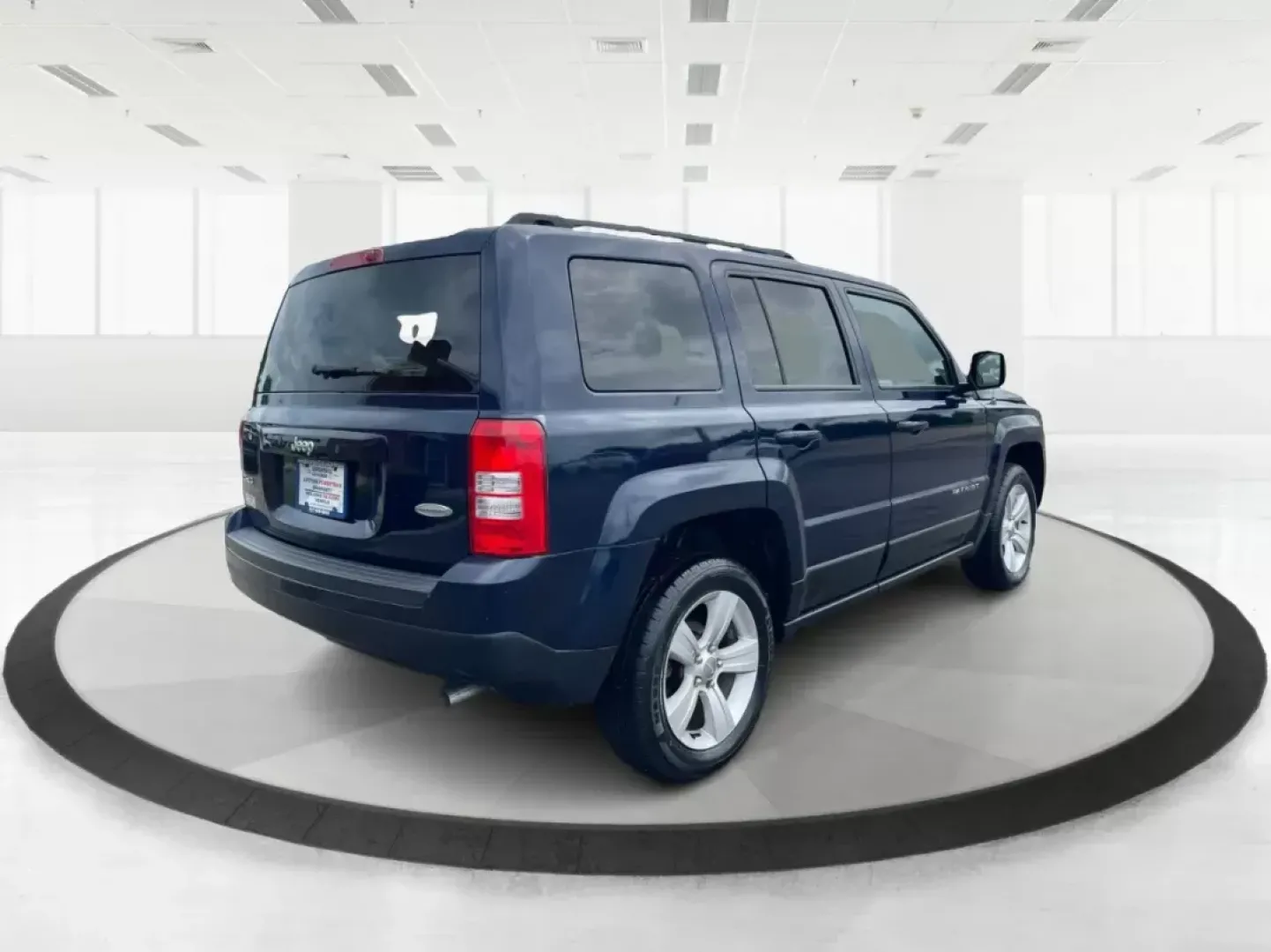 2016 Jeep Patriot Latitude (1C4NJRFBXGD) with an 2.4L I-4 DOHC engine, located at 1184 Kauffman Ave, Fairborn, OH, 45324, (937) 908-9800, 39.807072, -84.030914 - **Adventure Awaits with the 2016 Jeep Patriot Latitude SUV at Advantage Car and Credit!**<br /> <br /> Are you ready to explore the great outdoors or tackle your daily commute with confidence? The 2016 Jeep Patriot Latitude is the perfect SUV for those who crave versatility and adventure. With a rug - Photo#2