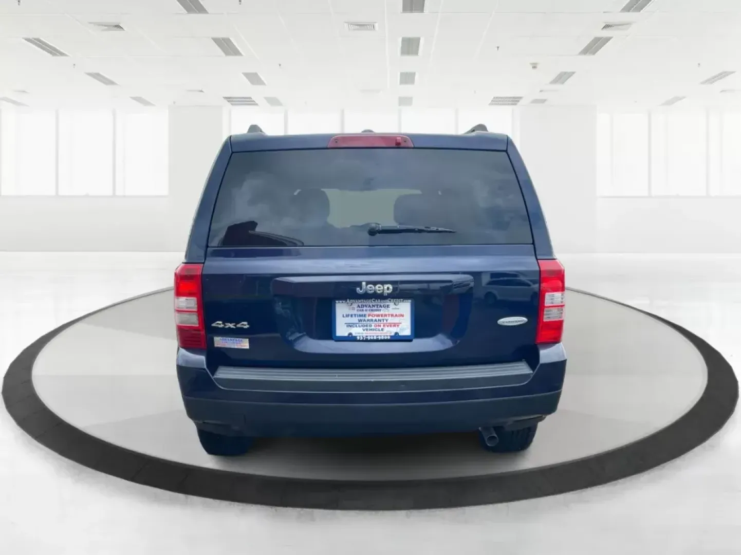 2016 Jeep Patriot Latitude (1C4NJRFBXGD) with an 2.4L I-4 DOHC engine, located at 1184 Kauffman Ave, Fairborn, OH, 45324, (937) 908-9800, 39.807072, -84.030914 - **Adventure Awaits with the 2016 Jeep Patriot Latitude SUV at Advantage Car and Credit!**<br /> <br /> Are you ready to explore the great outdoors or tackle your daily commute with confidence? The 2016 Jeep Patriot Latitude is the perfect SUV for those who crave versatility and adventure. With a rug - Photo#3