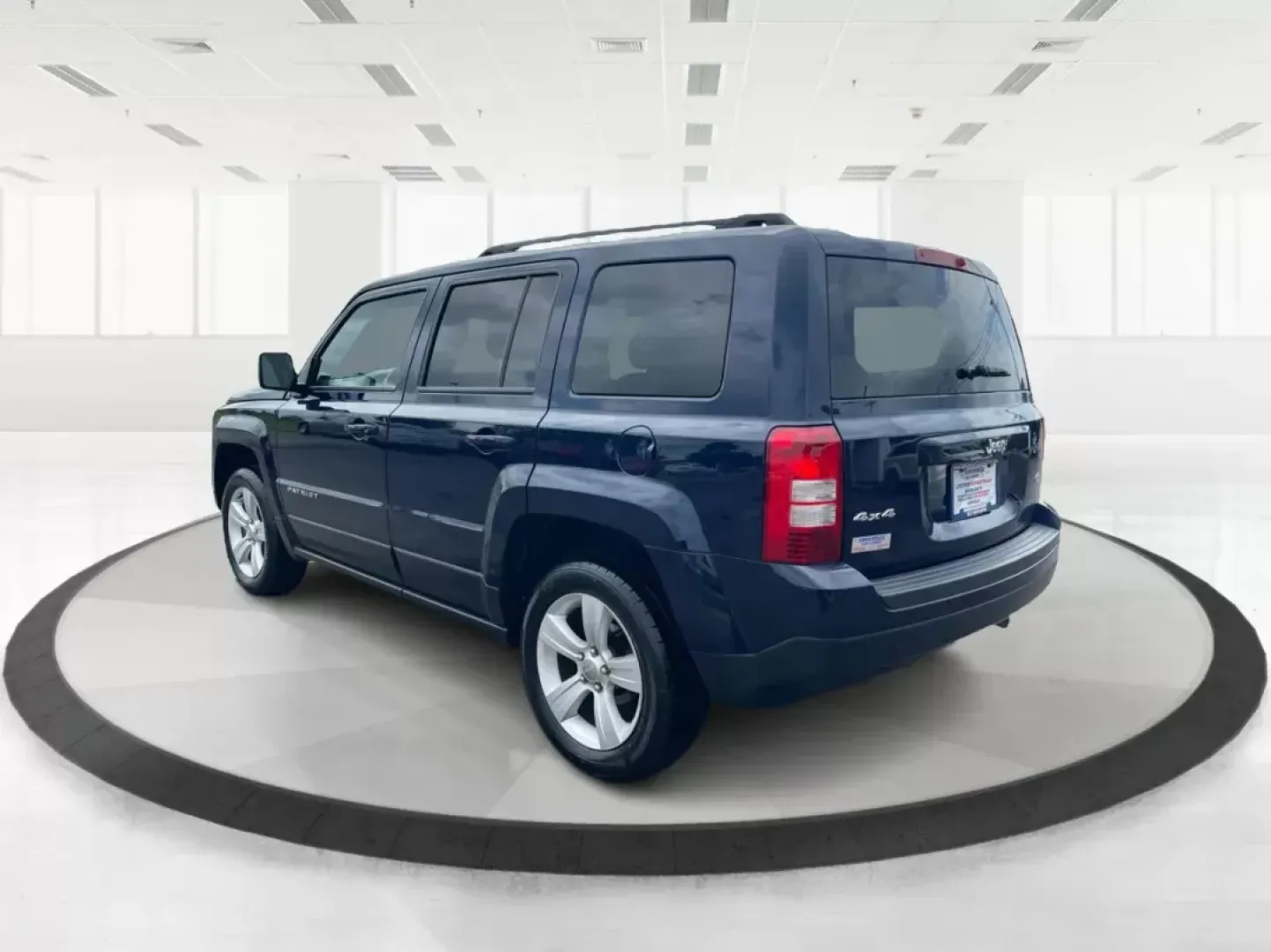 2016 Jeep Patriot Latitude (1C4NJRFBXGD) with an 2.4L I-4 DOHC engine, located at 1184 Kauffman Ave, Fairborn, OH, 45324, (937) 908-9800, 39.807072, -84.030914 - **Adventure Awaits with the 2016 Jeep Patriot Latitude SUV at Advantage Car and Credit!**<br /> <br /> Are you ready to explore the great outdoors or tackle your daily commute with confidence? The 2016 Jeep Patriot Latitude is the perfect SUV for those who crave versatility and adventure. With a rug - Photo#4