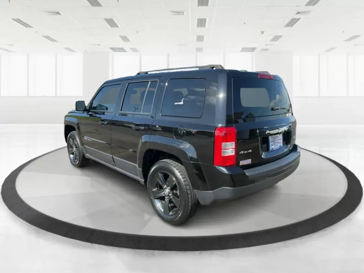 2016 Jeep Patriot Latitude (1C4NJRFB2GD) with an 2.4L I-4 DOHC engine, located at 4508 South Dixie Dr, Moraine, OH, 45439, (937) 908-9800, 39.689976, -84.218452 - **Adventure Awaits in This 2016 Jeep Patriot Latitude: Perfect for Your Next Journey!**<br /> <br /> Are you ready to embrace adventure like never before? The 2016 Jeep Patriot Latitude is the SUV you've been waiting for-ideal for weekend getaways and everyday commutes alike. With its robust build a - Photo#4