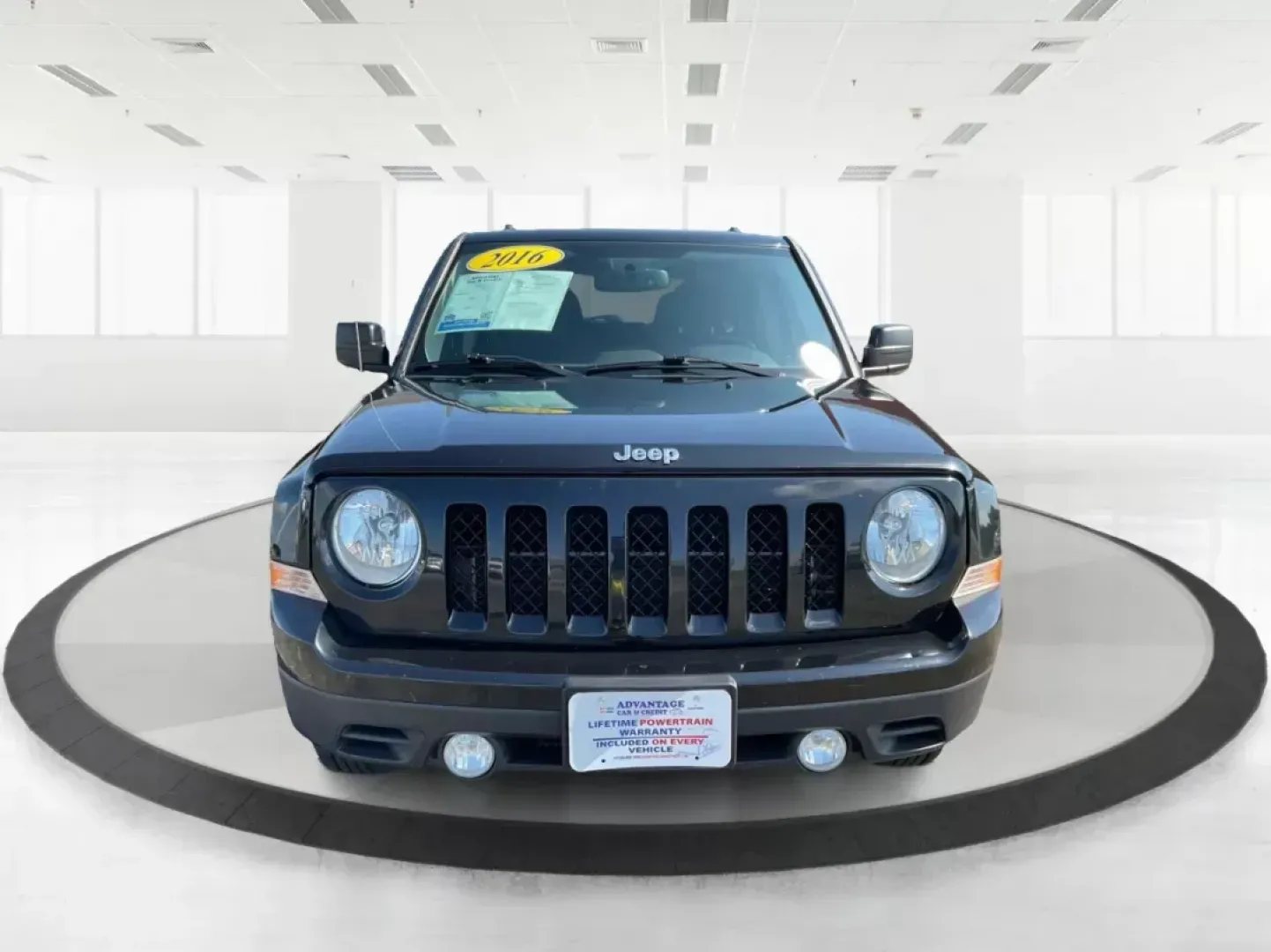 2016 Jeep Patriot Latitude (1C4NJRFB2GD) with an 2.4L I-4 DOHC engine, located at 4508 South Dixie Dr, Moraine, OH, 45439, (937) 908-9800, 39.689976, -84.218452 - **Adventure Awaits in This 2016 Jeep Patriot Latitude: Perfect for Your Next Journey!**<br /> <br /> Are you ready to embrace adventure like never before? The 2016 Jeep Patriot Latitude is the SUV you've been waiting for-ideal for weekend getaways and everyday commutes alike. With its robust build a - Photo#6